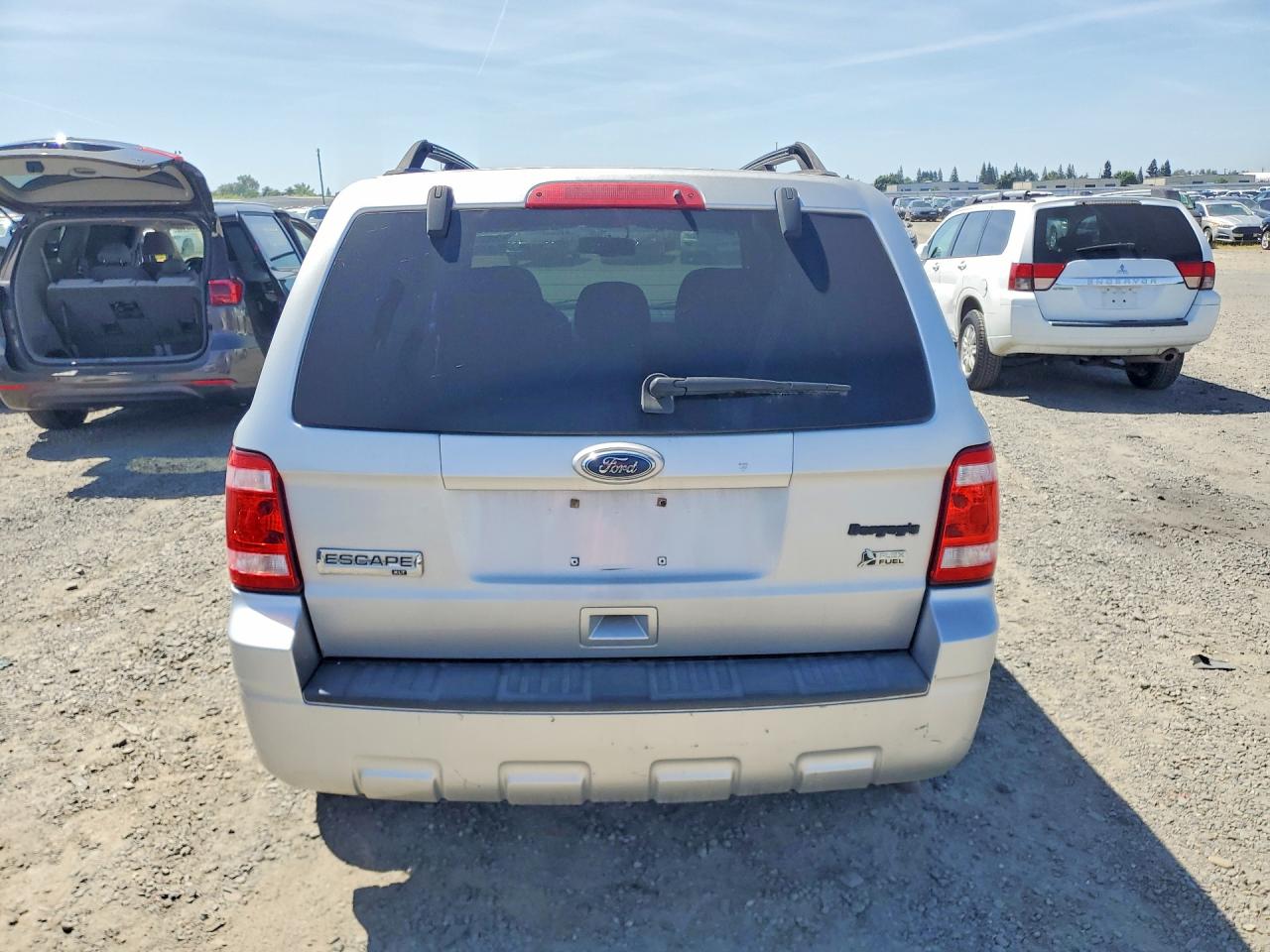 2010 Ford Escape Xlt White vin: 1FMCU0DGXAKA64038