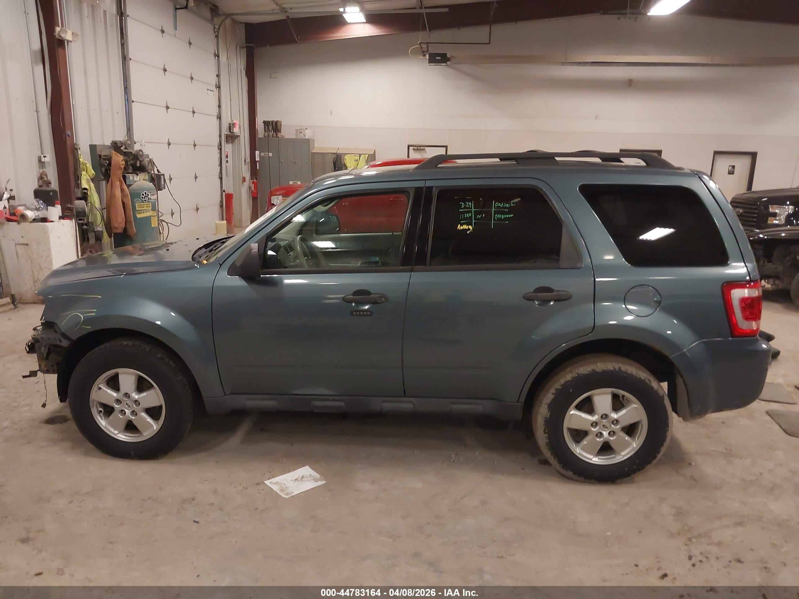 2010 Ford Escape Xlt Blue vin: 1FMCU0DGXAKD22543