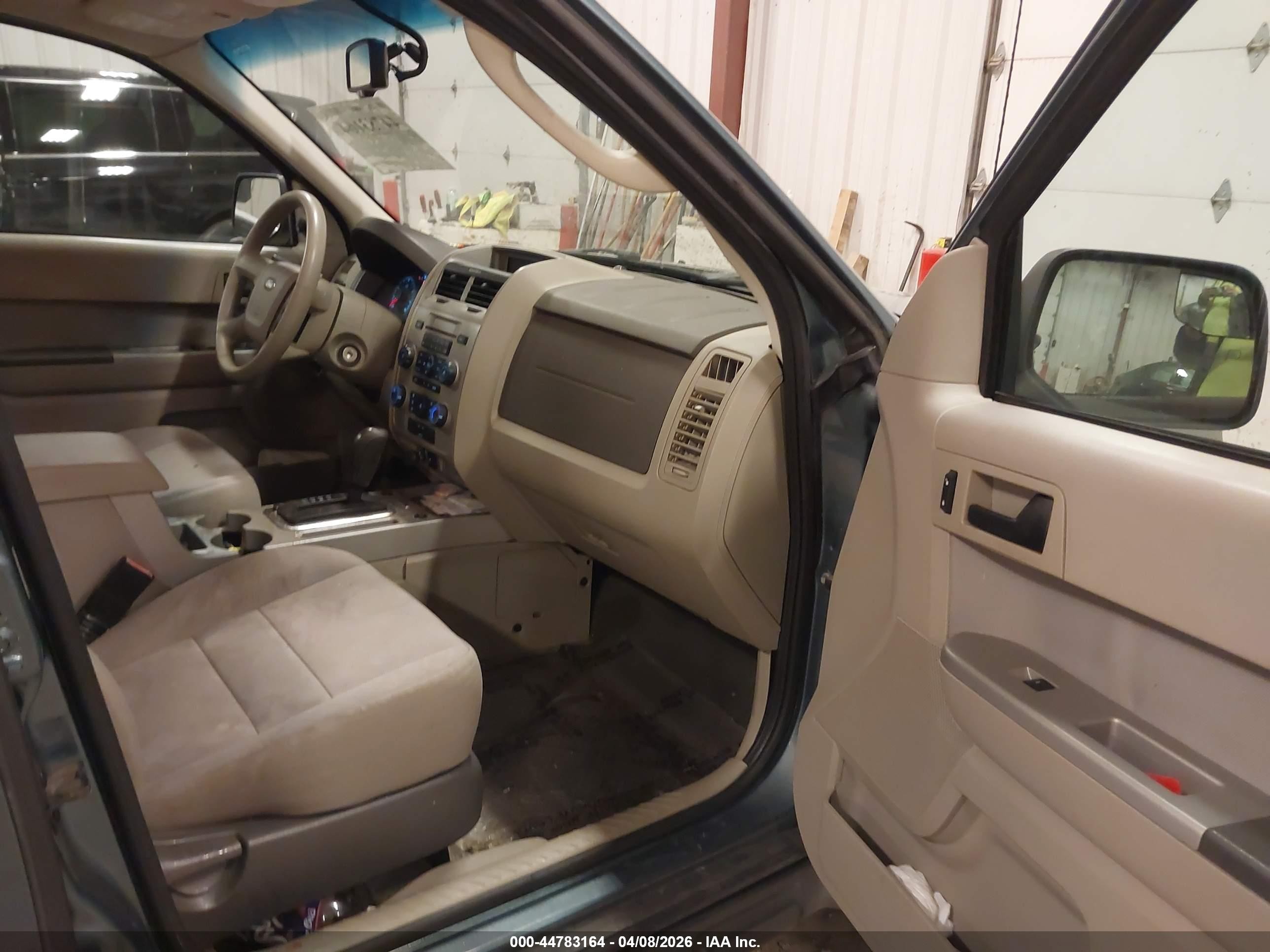 2010 Ford Escape Xlt Blue vin: 1FMCU0DGXAKD22543