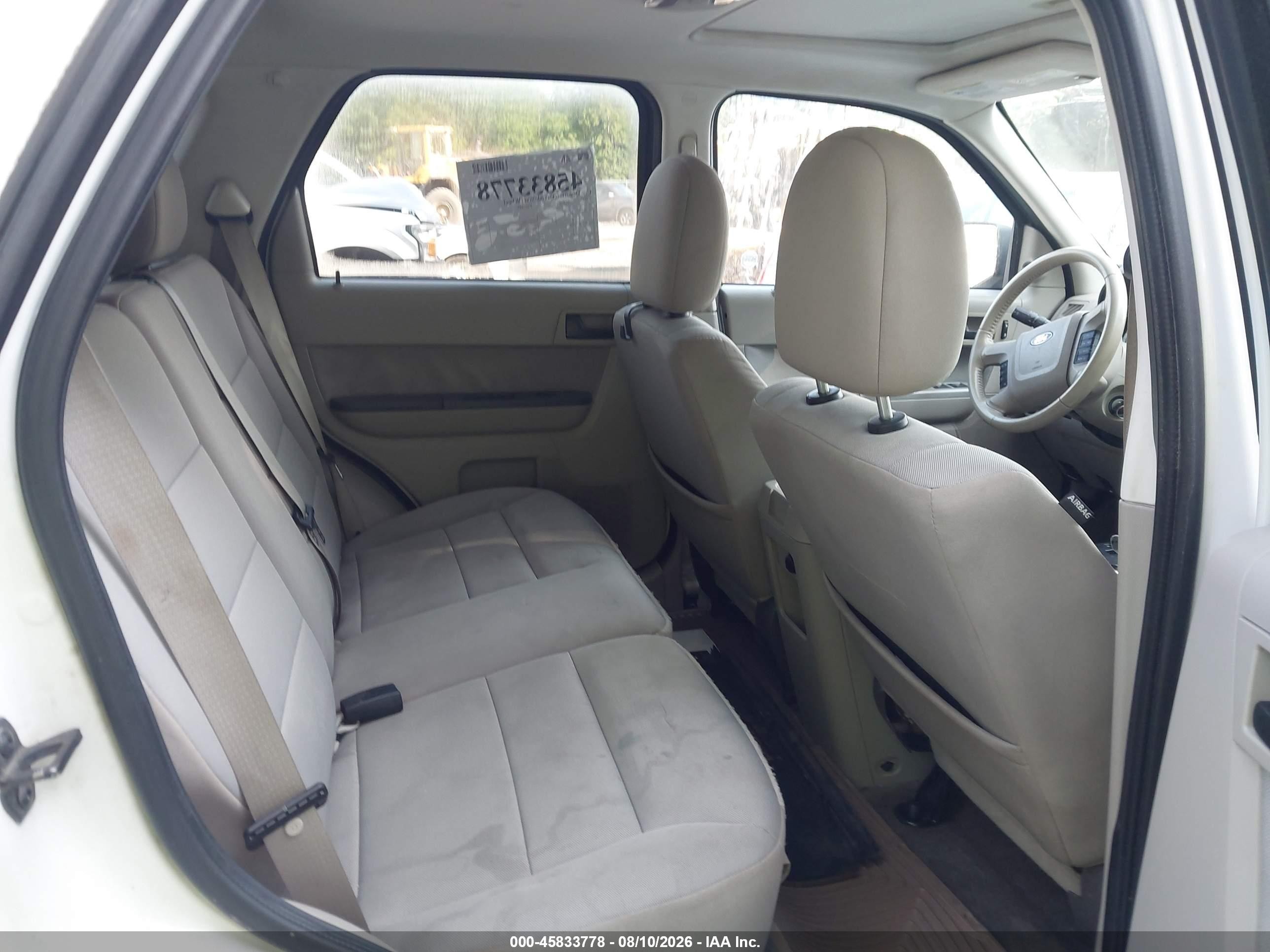 2010 Ford Escape Xlt White vin: 1FMCU0DGXAKD41934