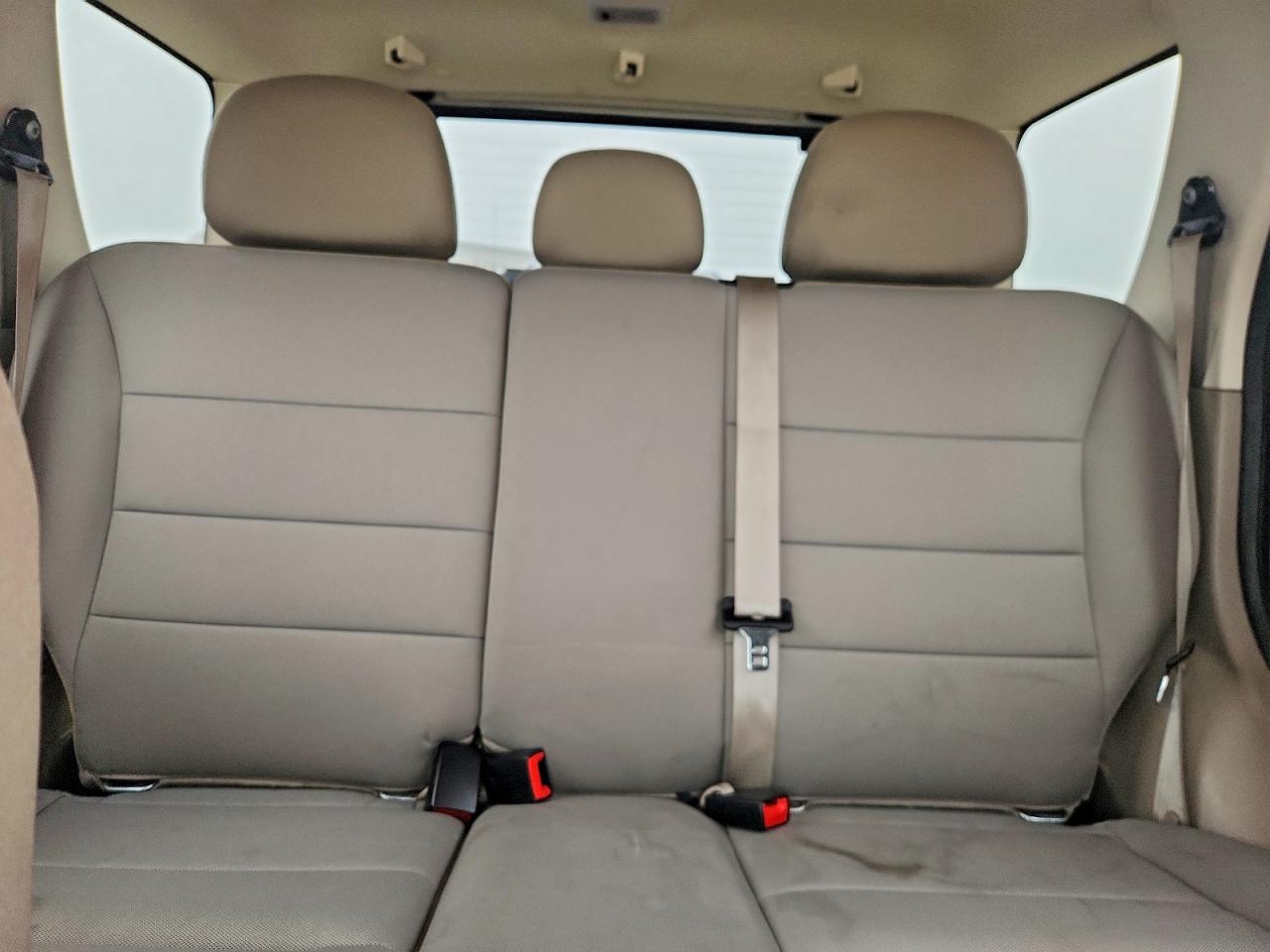 2011 Ford Escape Xlt White vin: 1FMCU0DGXBKA24074