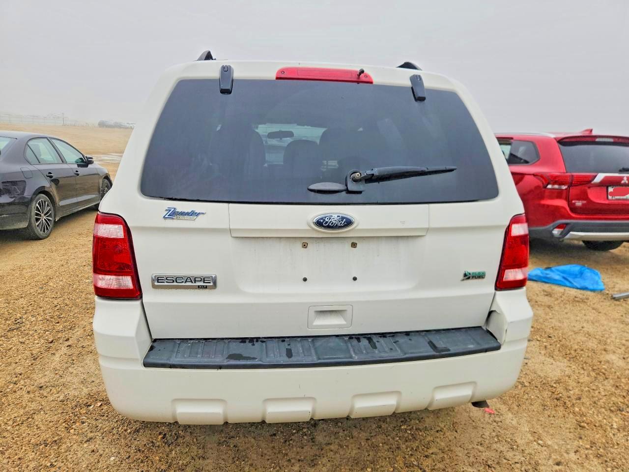 2011 Ford Escape Xlt White vin: 1FMCU0DGXBKA24074