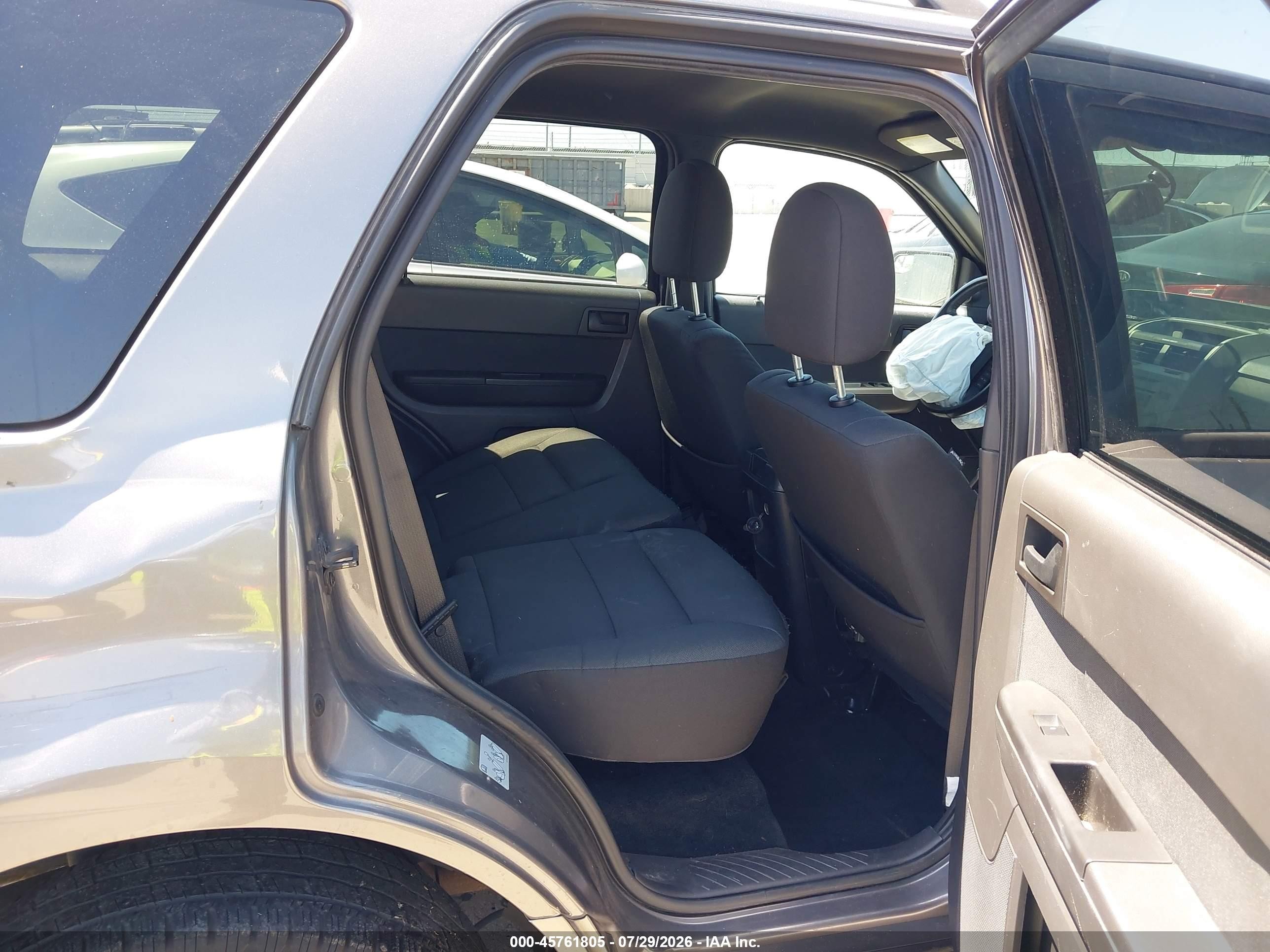 2011 Ford Escape Xlt Gray vin: 1FMCU0DGXBKB84830