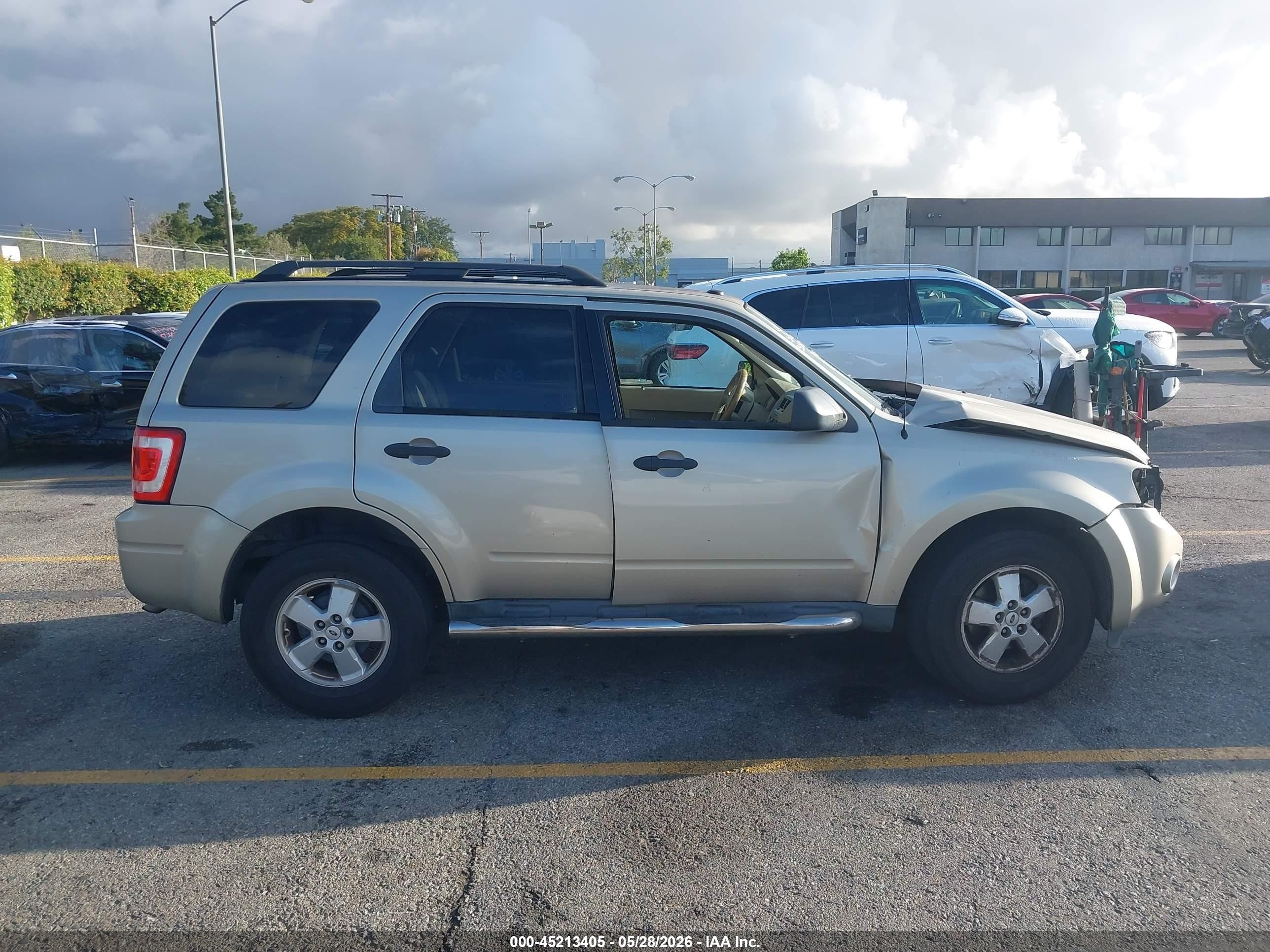 2012 Ford Escape Xlt Бежевый vin: 1FMCU0DGXCKB57905
