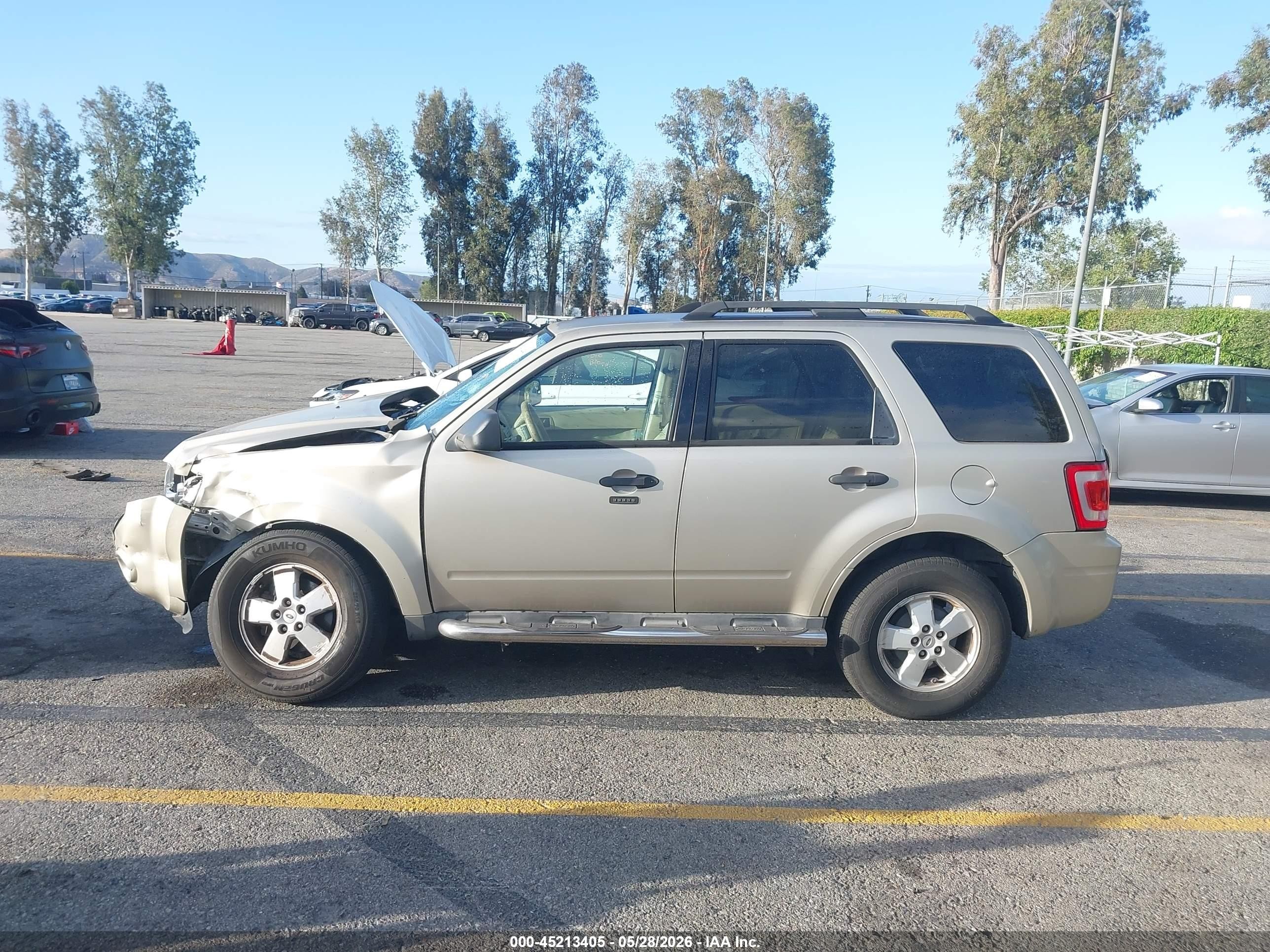2012 Ford Escape Xlt Бежевый vin: 1FMCU0DGXCKB57905