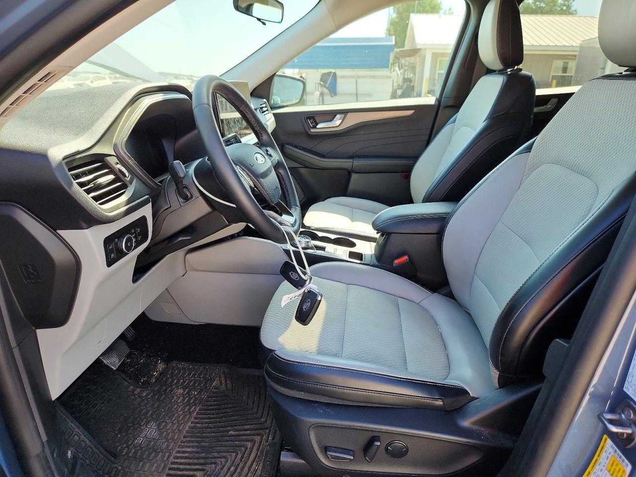 2024 Ford Escape Синий vin: 1FMCU0E19RUB60673