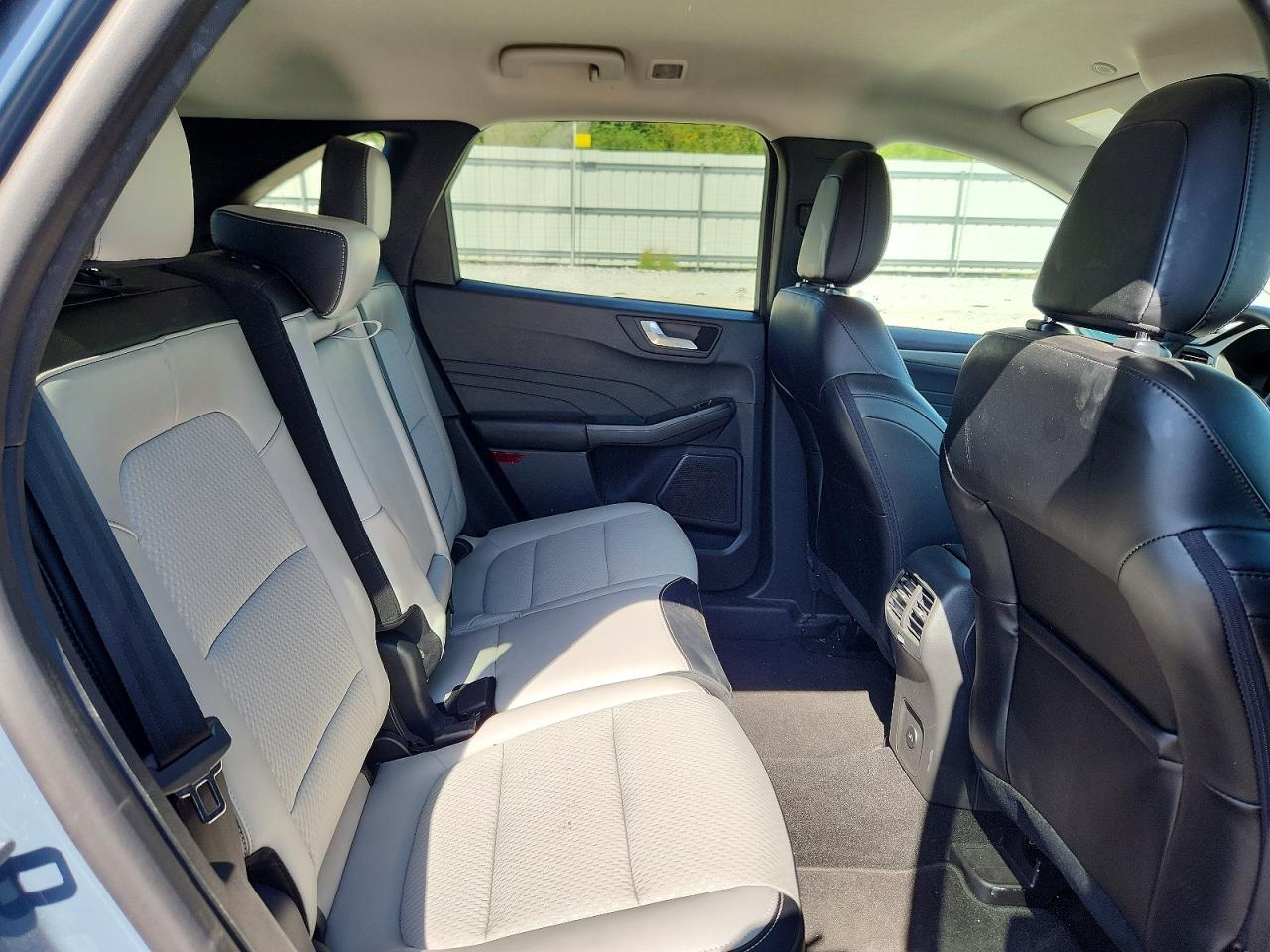 2024 Ford Escape Синий vin: 1FMCU0E19RUB60673