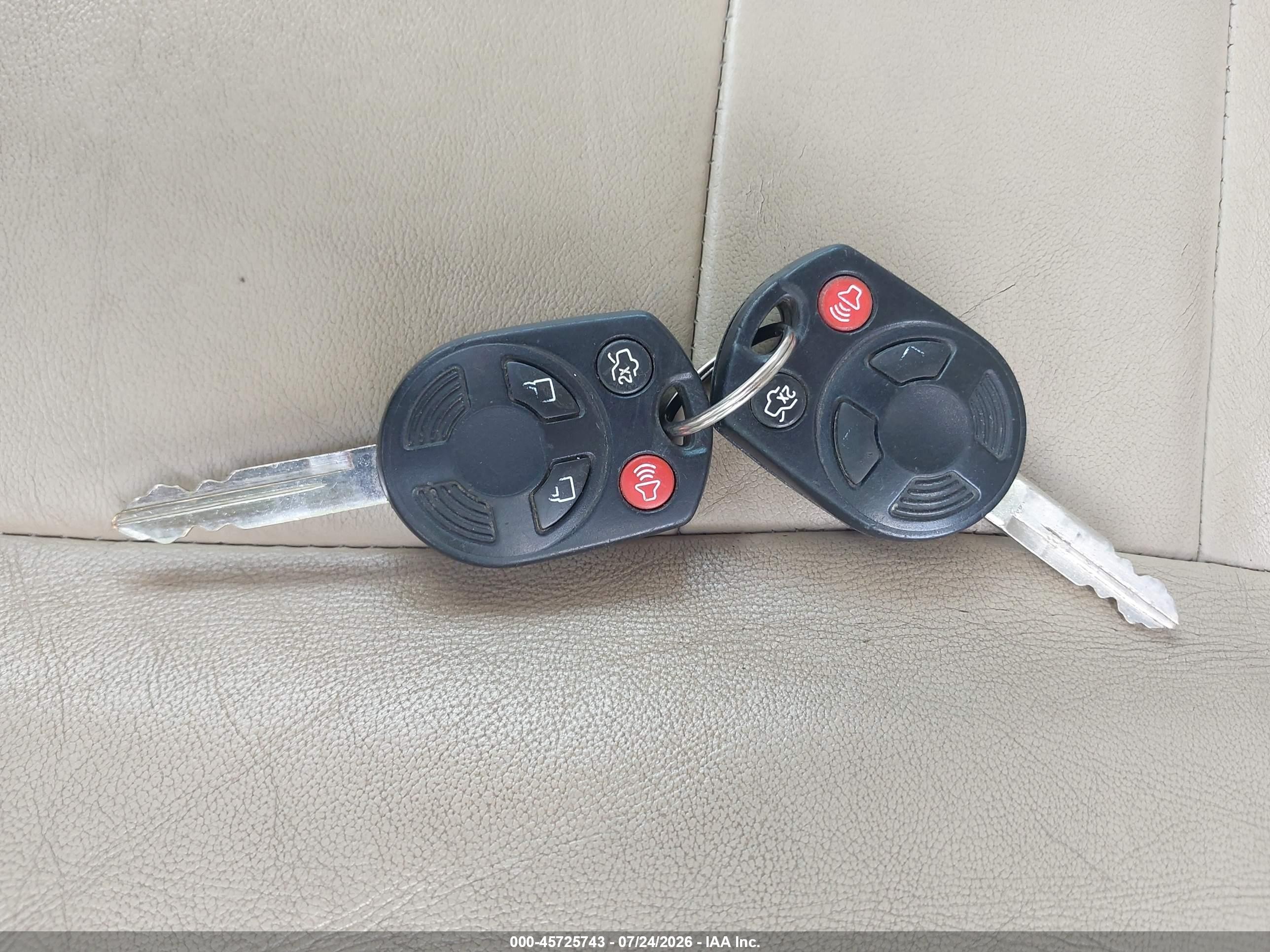 2011 Ford Escape Limited Красный vin: 1FMCU0E70BKA21103