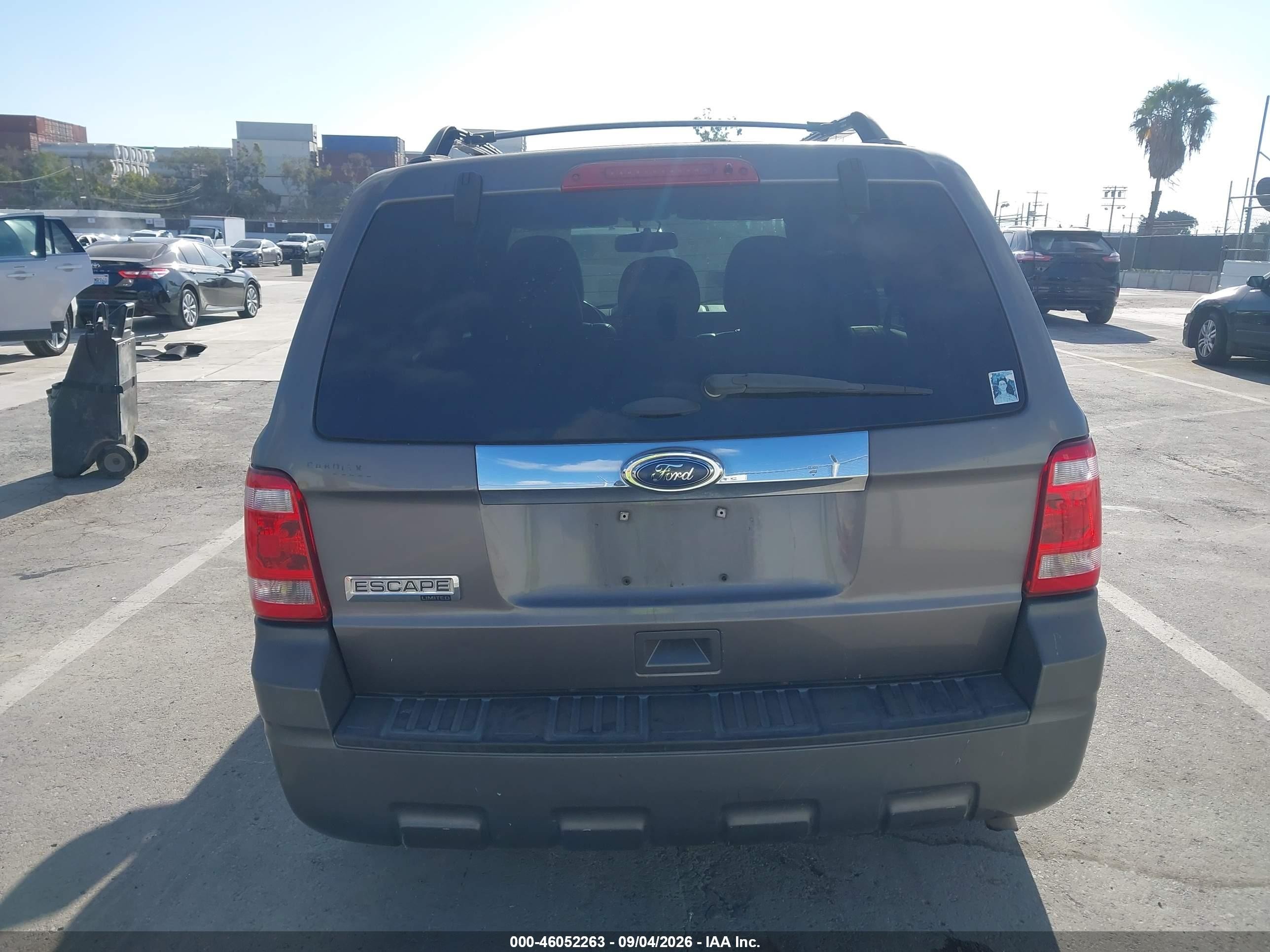 2011 Ford Escape Limited Gray vin: 1FMCU0E70BKB00092