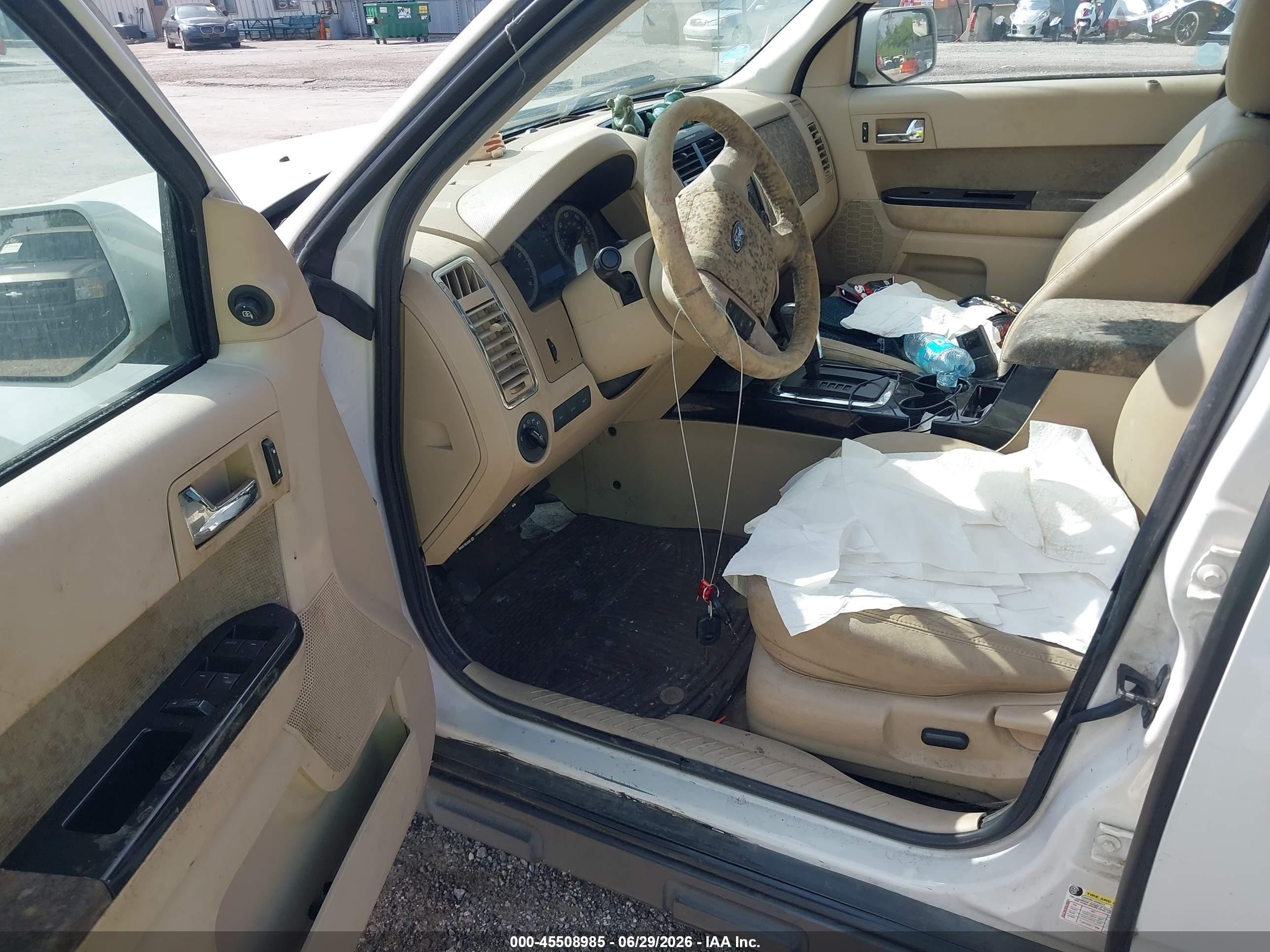 2011 Ford Escape Limited White vin: 1FMCU0E70BKB20567
