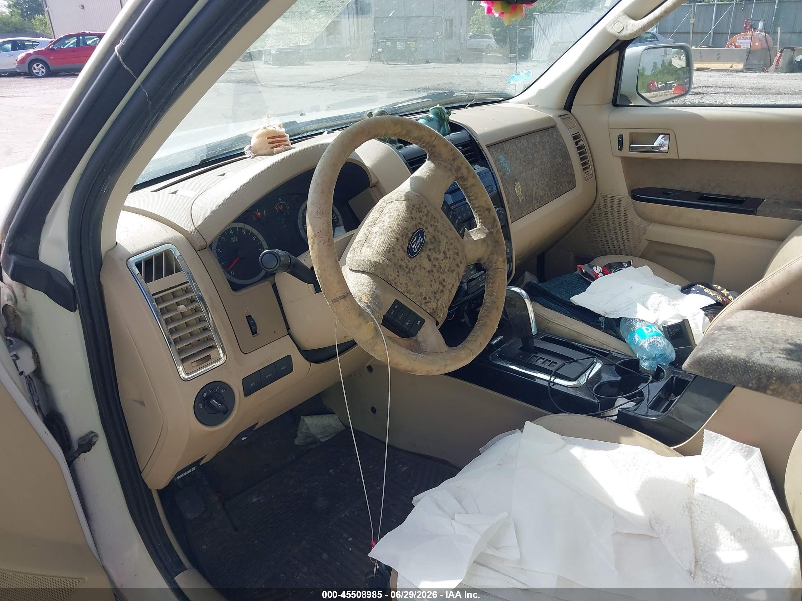 2011 Ford Escape Limited White vin: 1FMCU0E70BKB20567