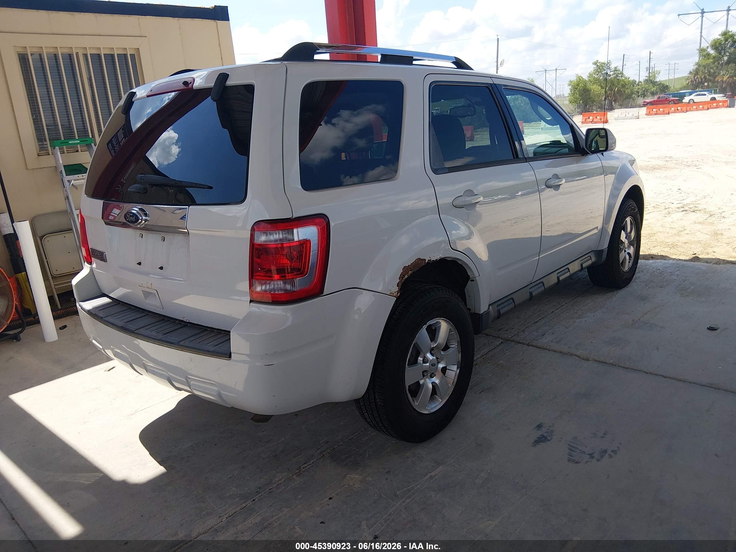 2012 Ford Escape Limited Белый vin: 1FMCU0E70CKA74076