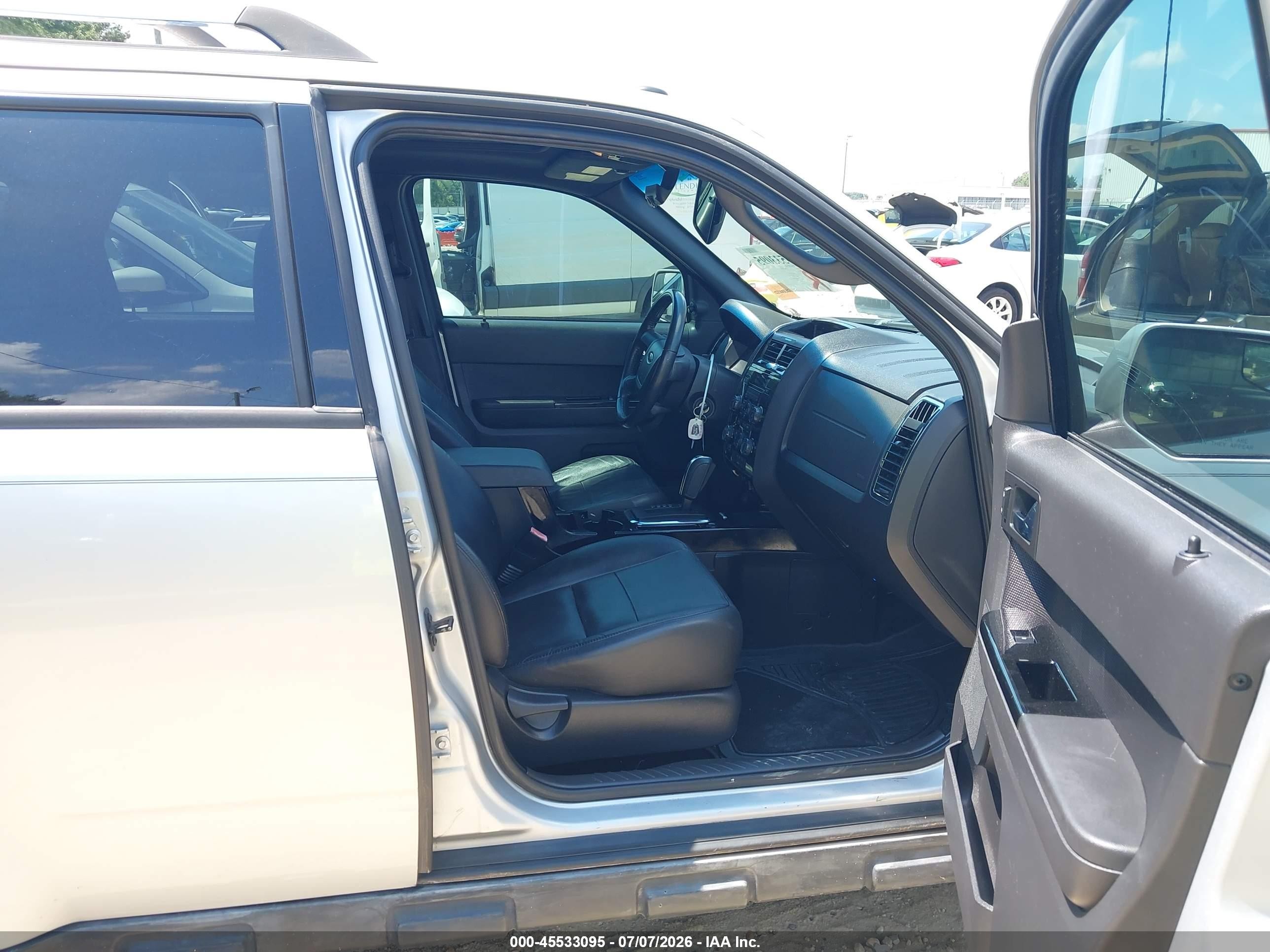 2010 Ford Escape Limited Silver vin: 1FMCU0E71AKC83016