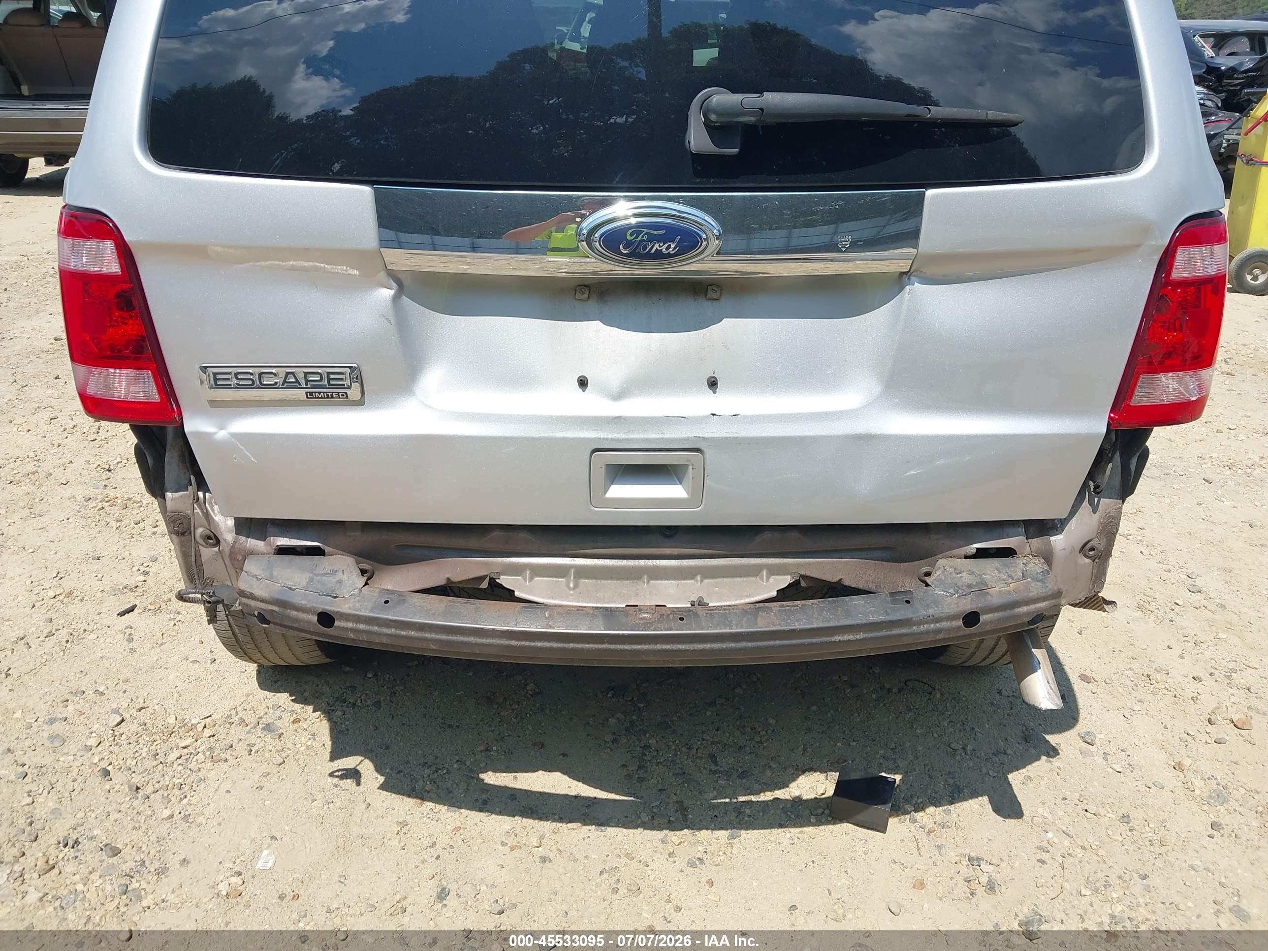 2010 Ford Escape Limited Silver vin: 1FMCU0E71AKC83016