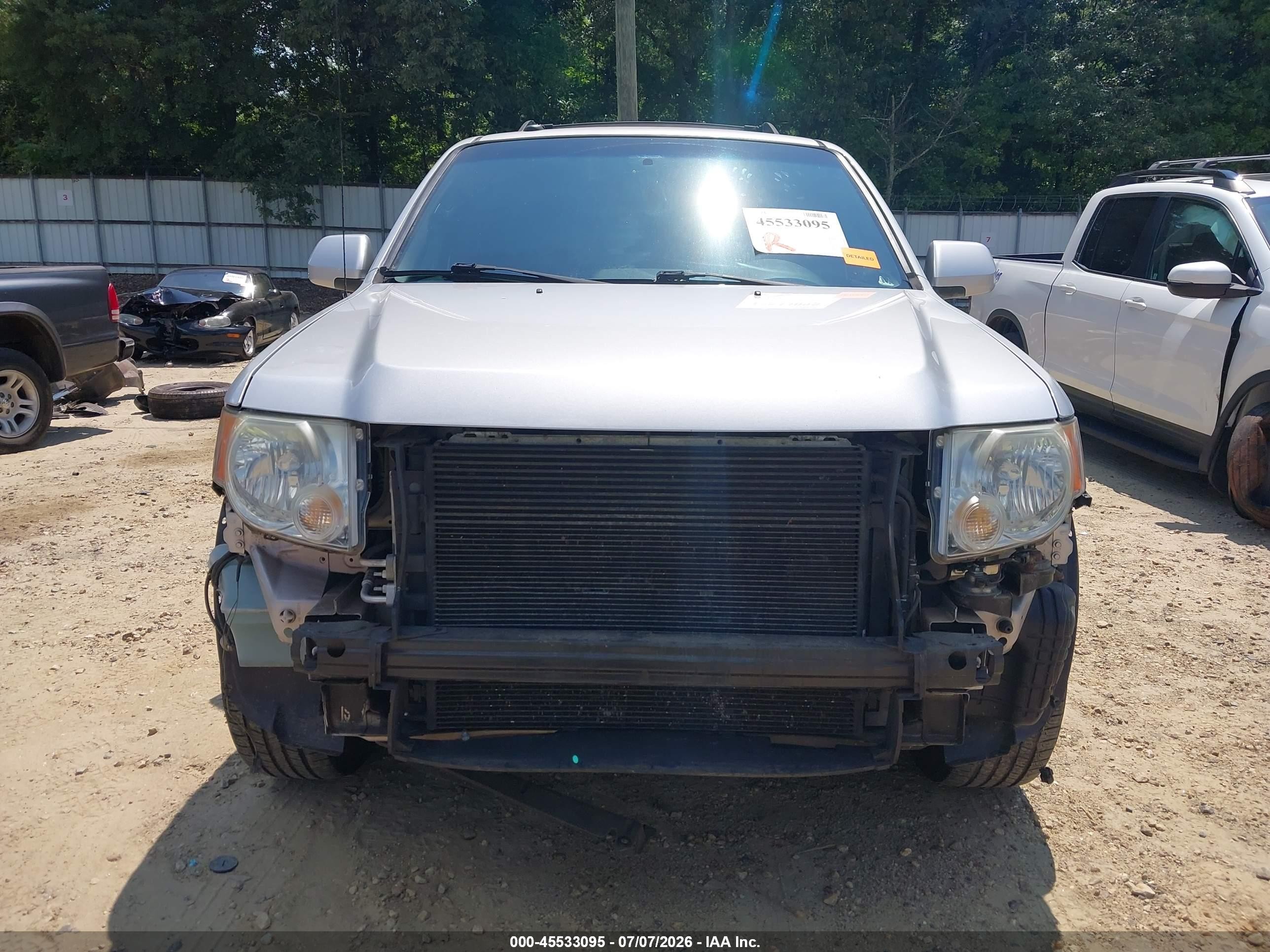 2010 Ford Escape Limited Silver vin: 1FMCU0E71AKC83016