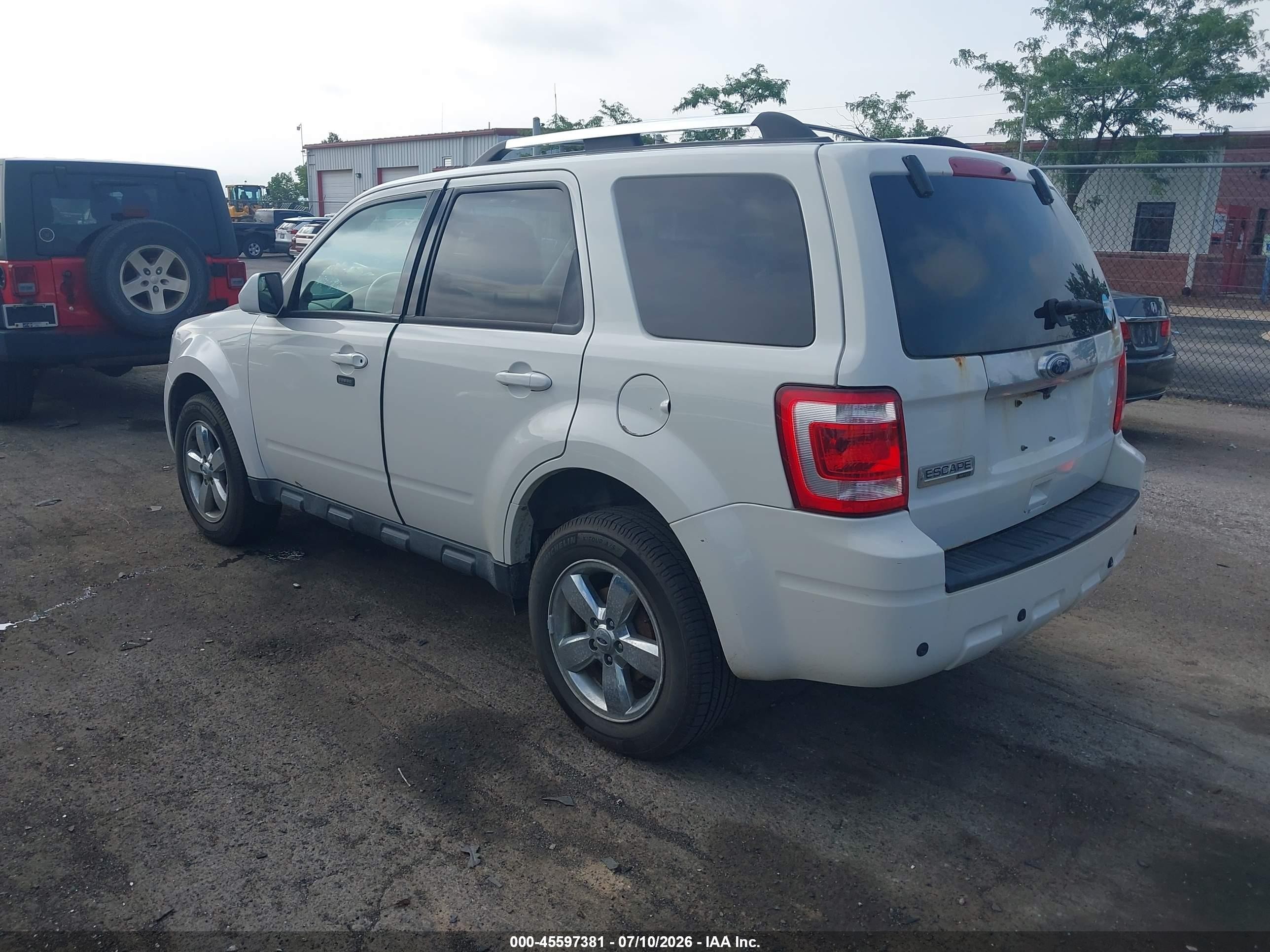 2010 Ford Escape Limited White vin: 1FMCU0E72AKD05721