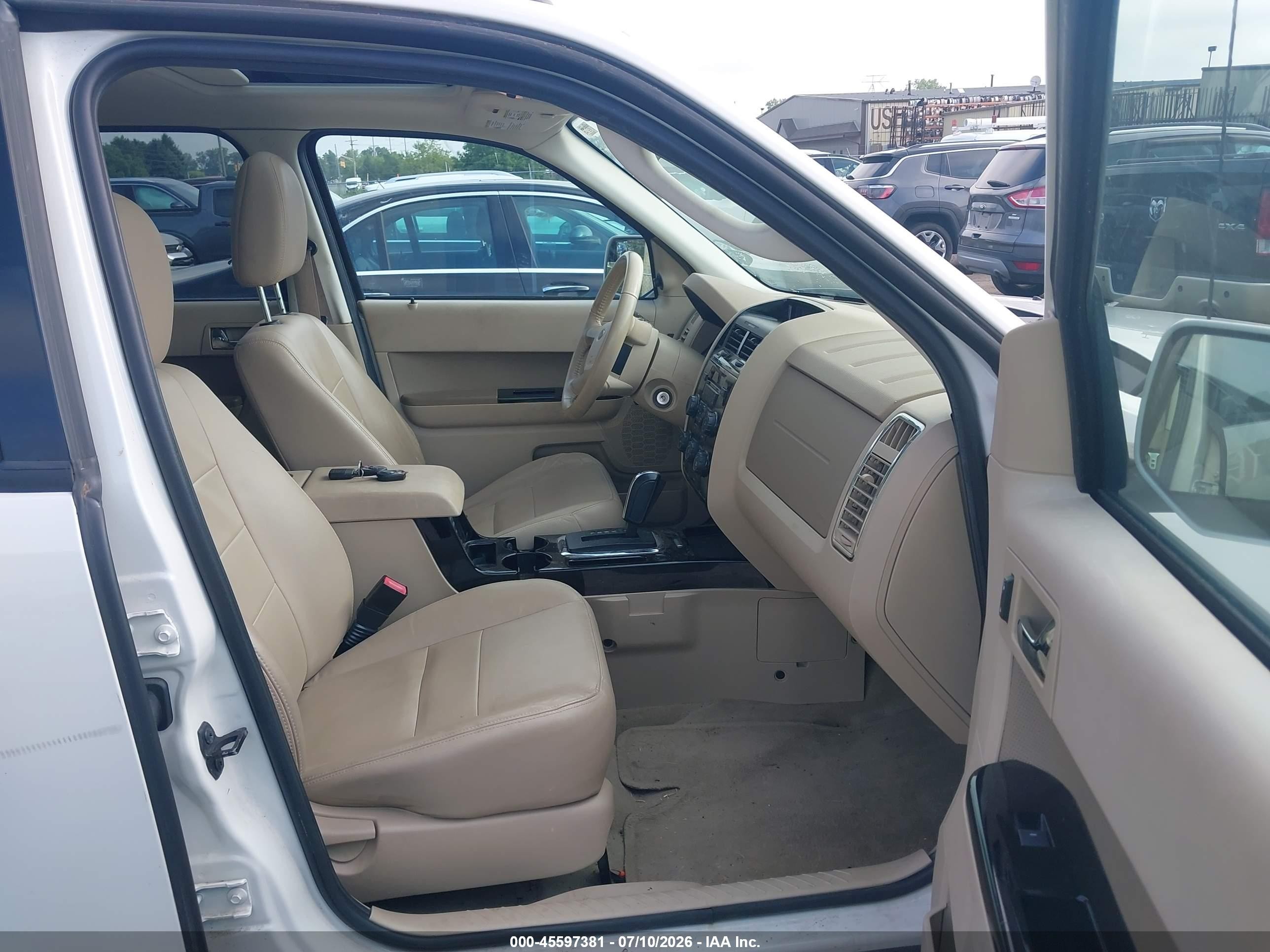 2010 Ford Escape Limited White vin: 1FMCU0E72AKD05721