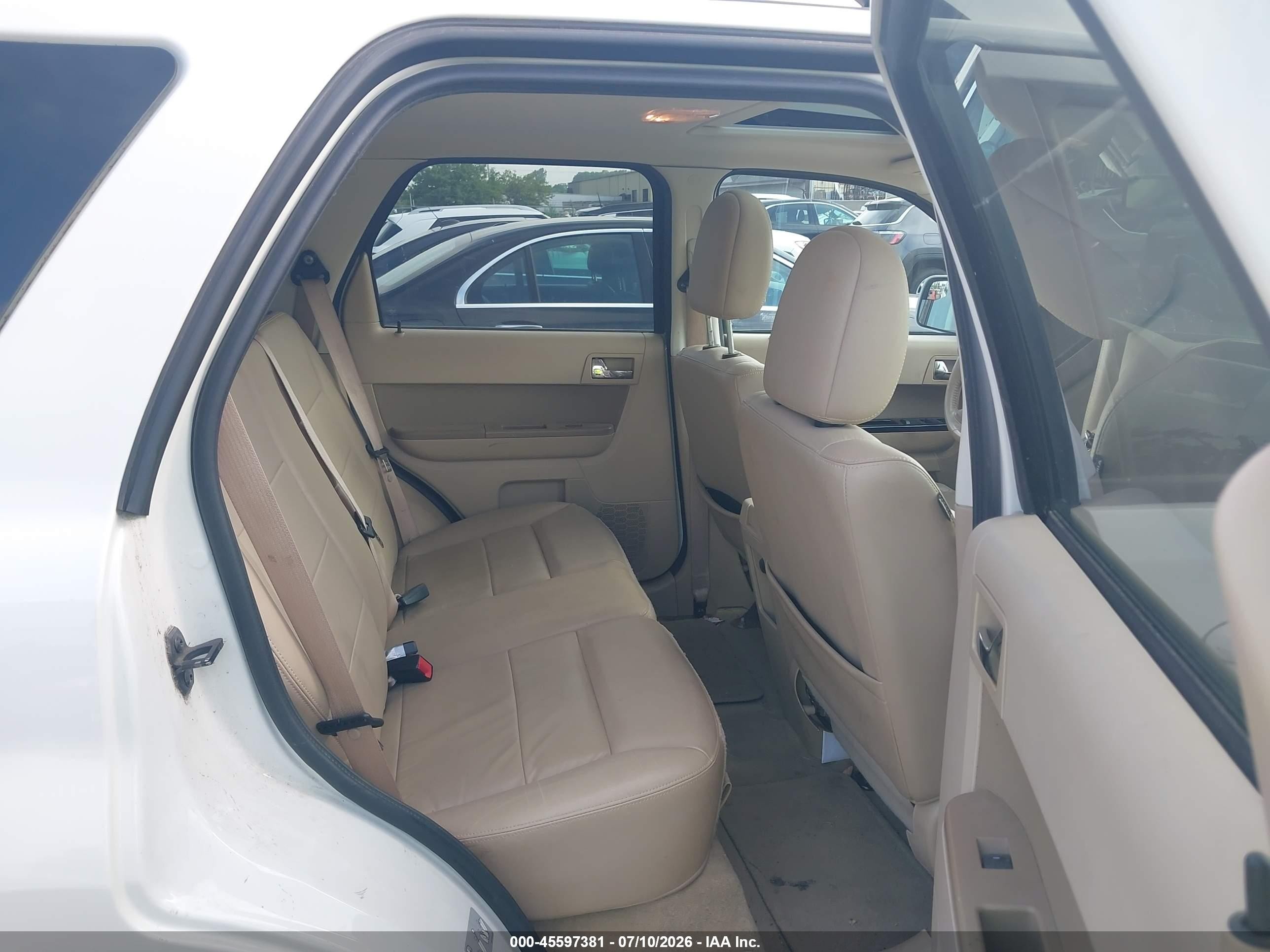 2010 Ford Escape Limited White vin: 1FMCU0E72AKD05721