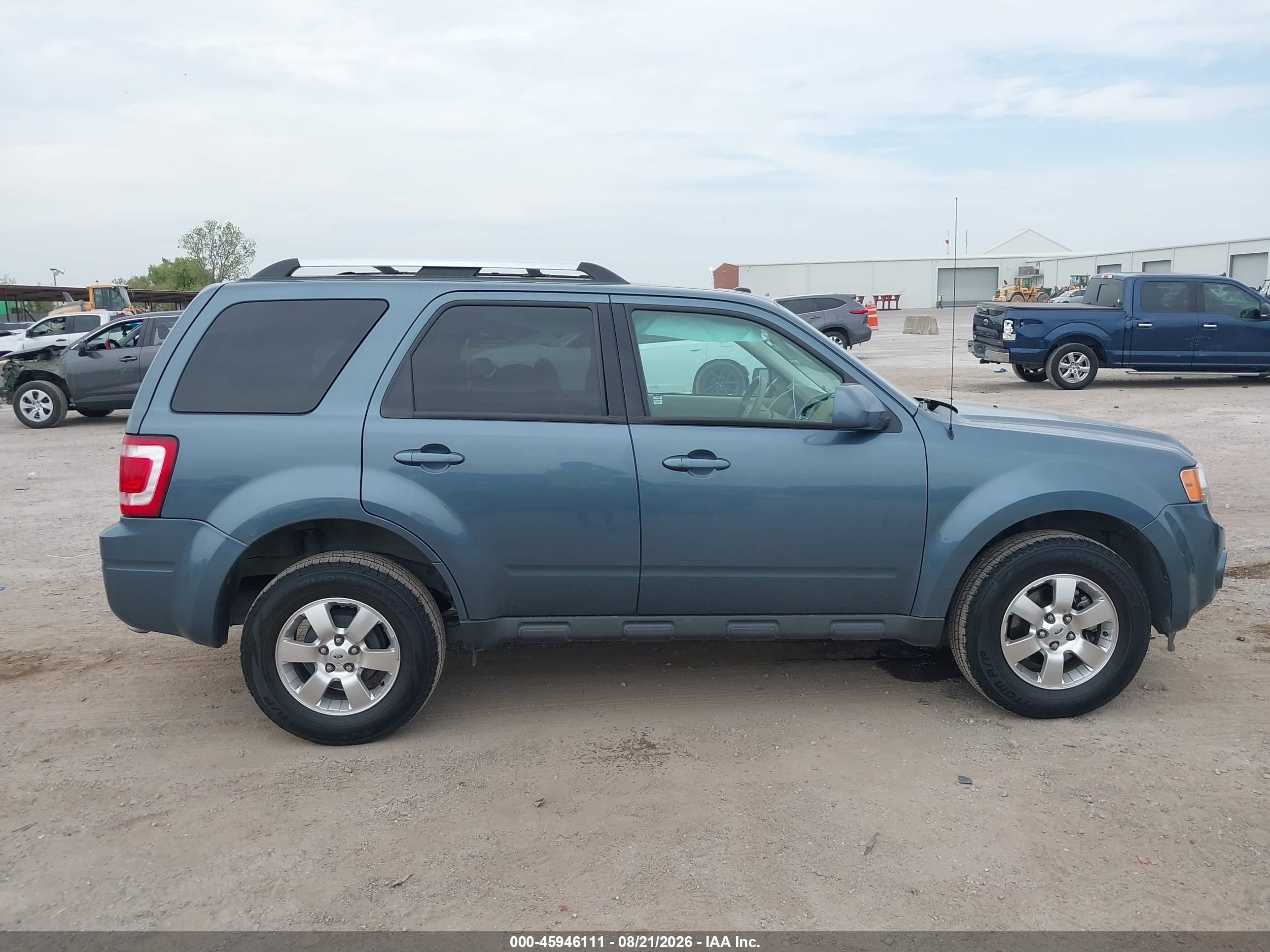 2011 Ford Escape Limited Синий vin: 1FMCU0E72BKA92576
