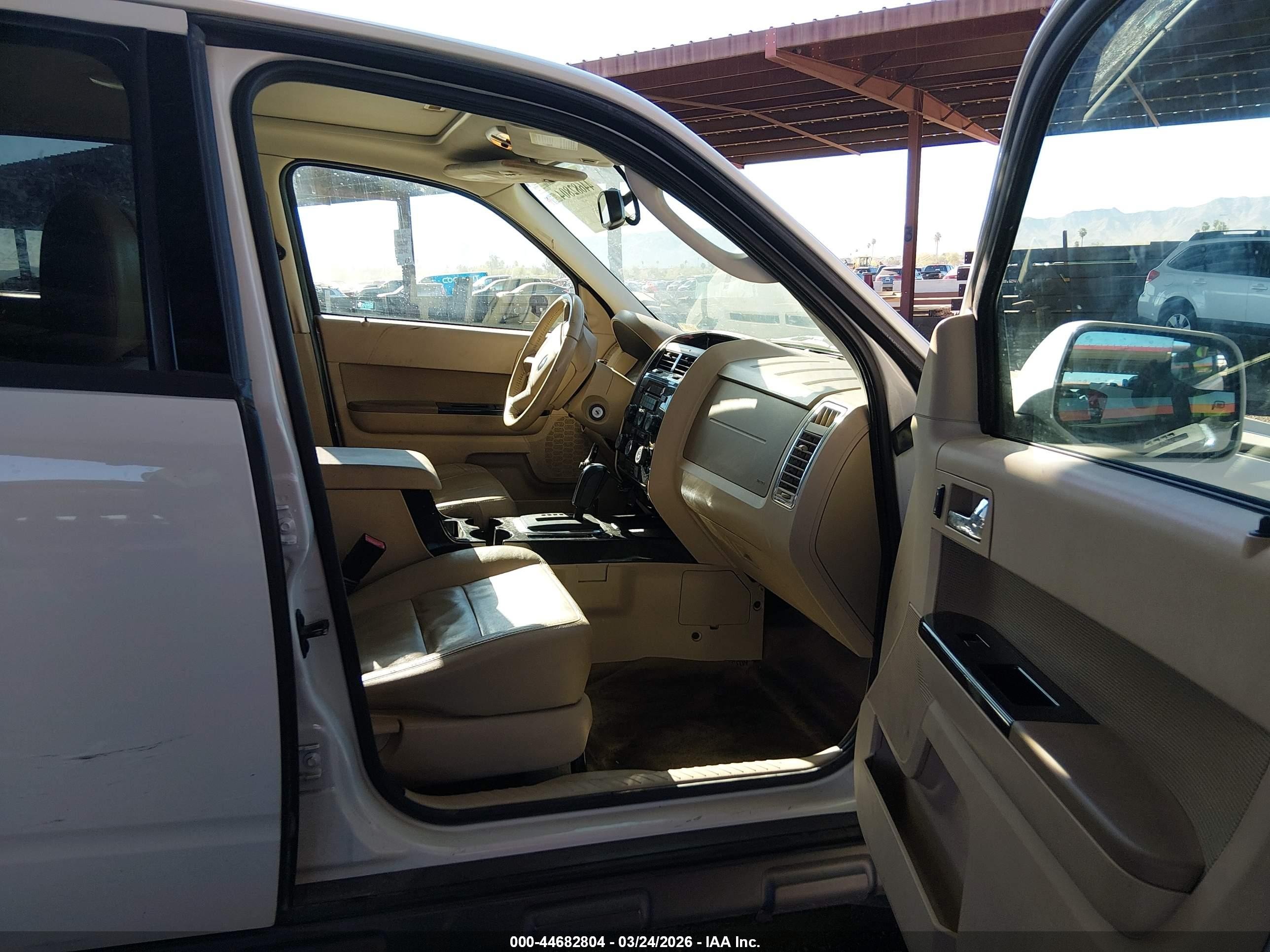 2012 Ford Escape Limited White vin: 1FMCU0E72CKC63845