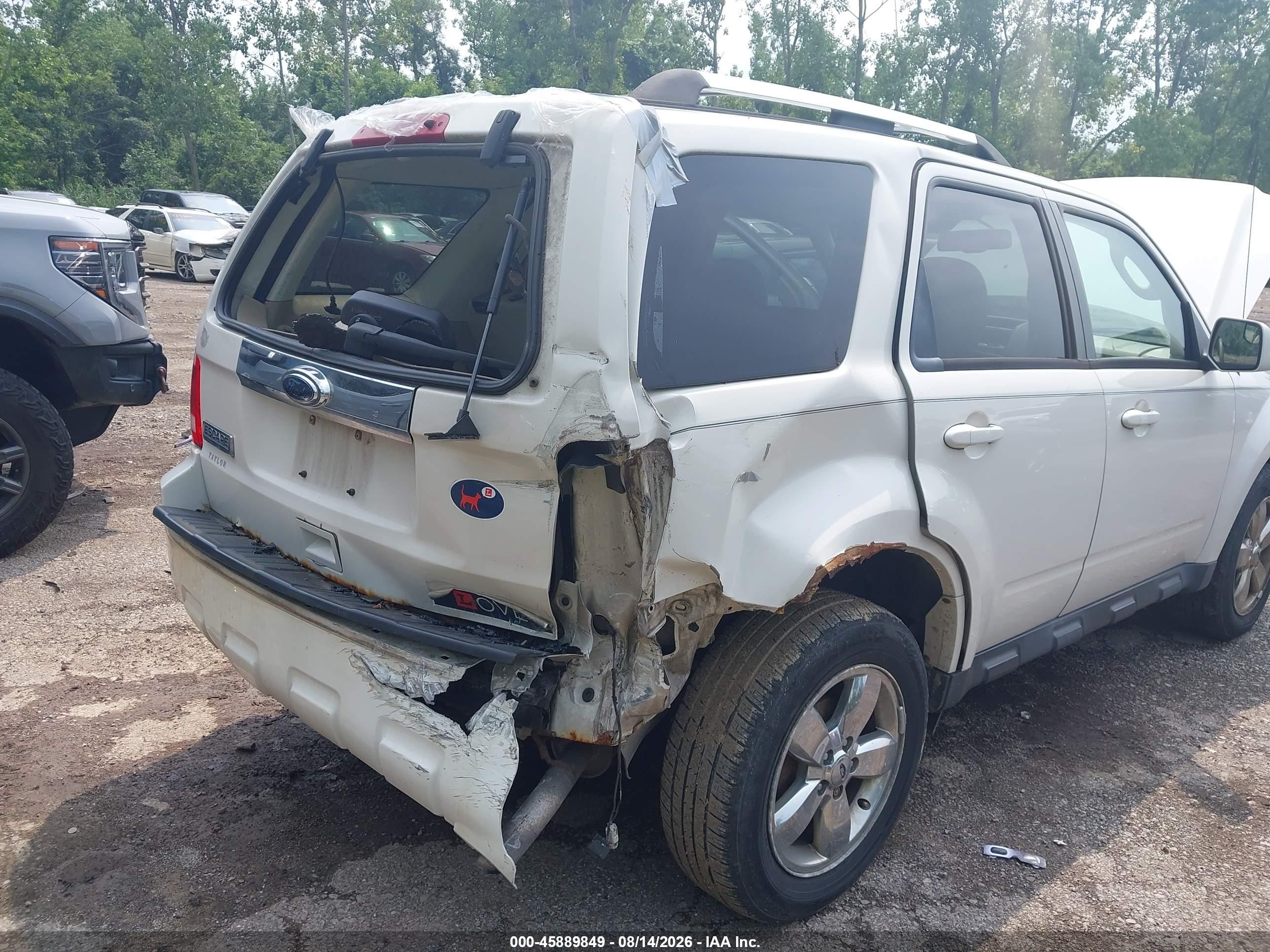 2010 Ford Escape Limited White vin: 1FMCU0E74AKD39238