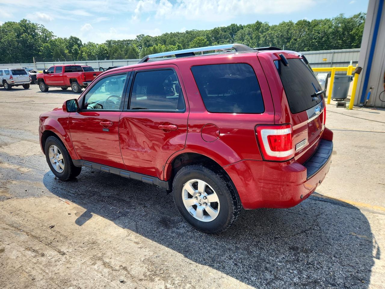2011 Ford Escape Limited Red vin: 1FMCU0E75BKB33427