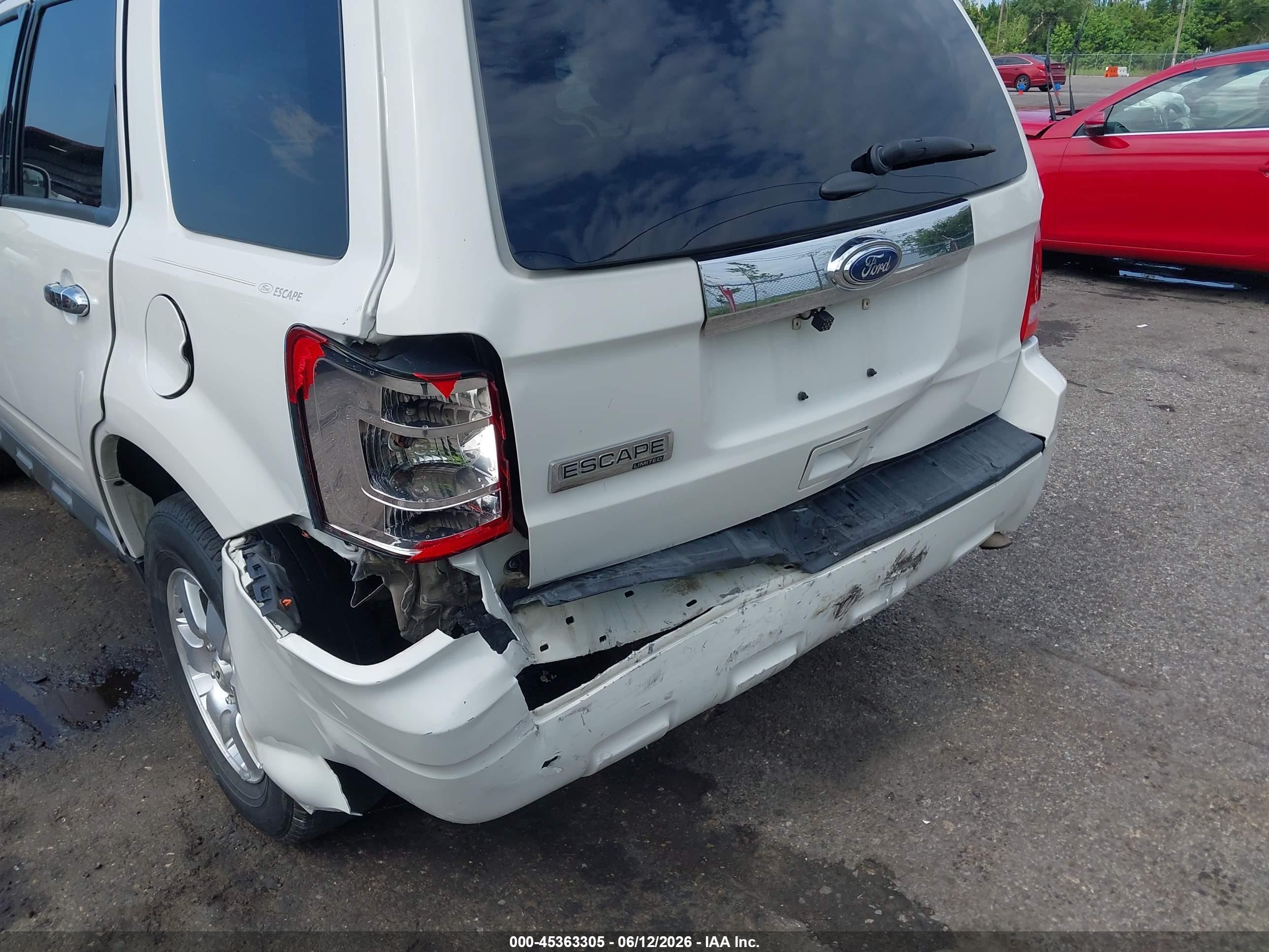 2012 Ford Escape Limited White vin: 1FMCU0E75CKC01484