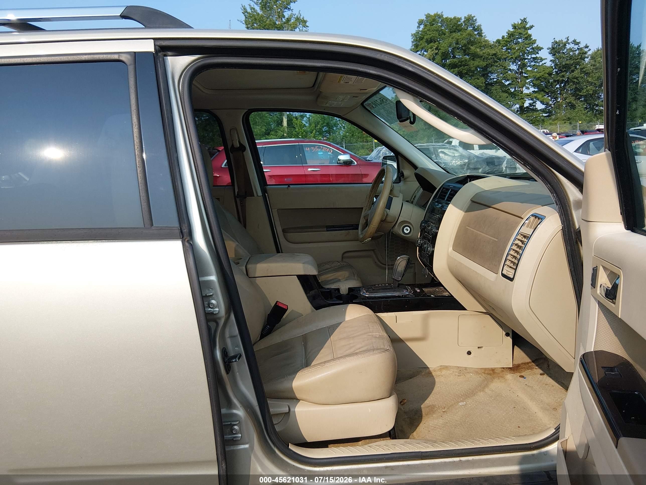 2012 Ford Escape Limited Золотой vin: 1FMCU0E75CKC37191