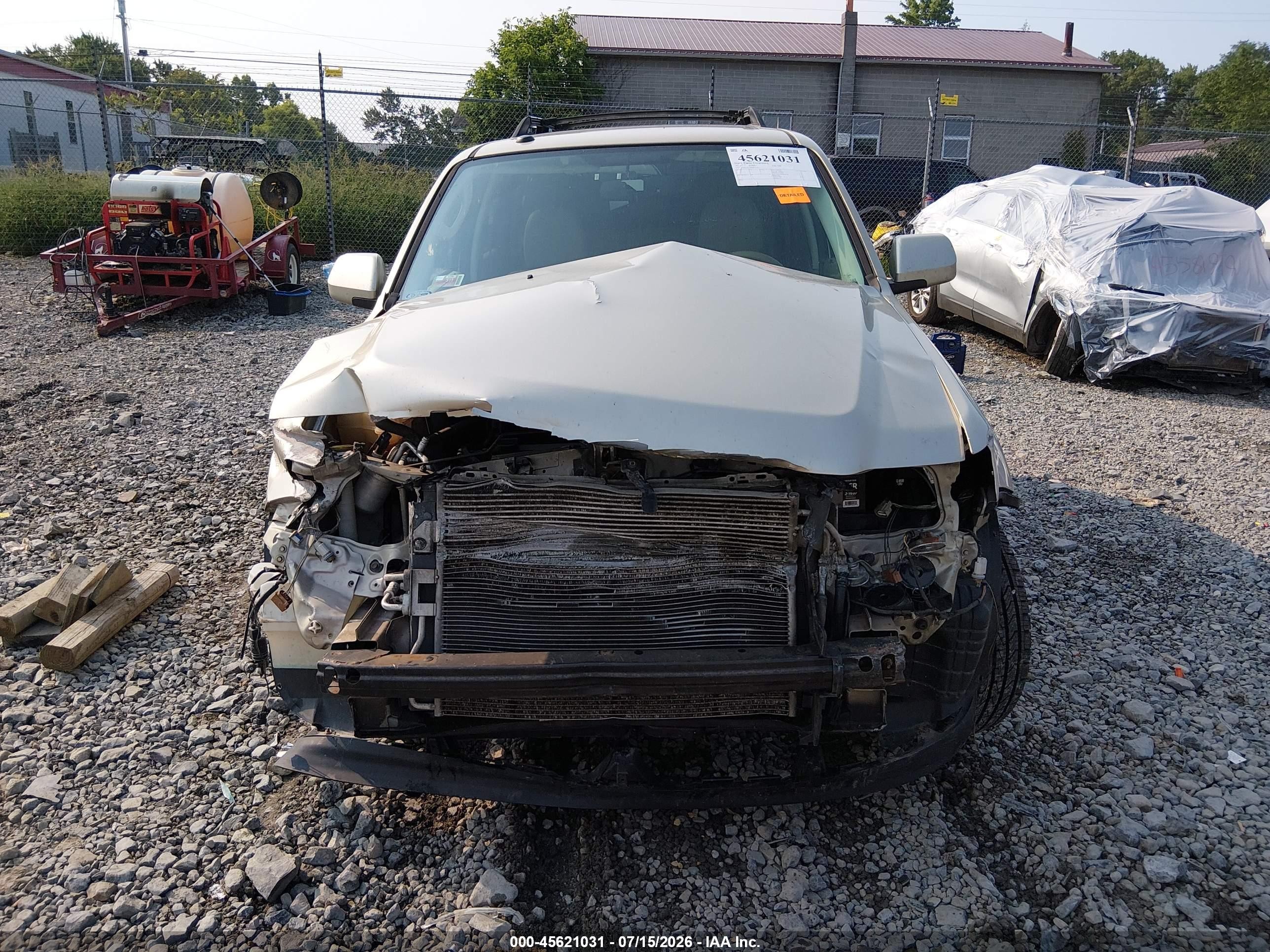 2012 Ford Escape Limited Золотой vin: 1FMCU0E75CKC37191