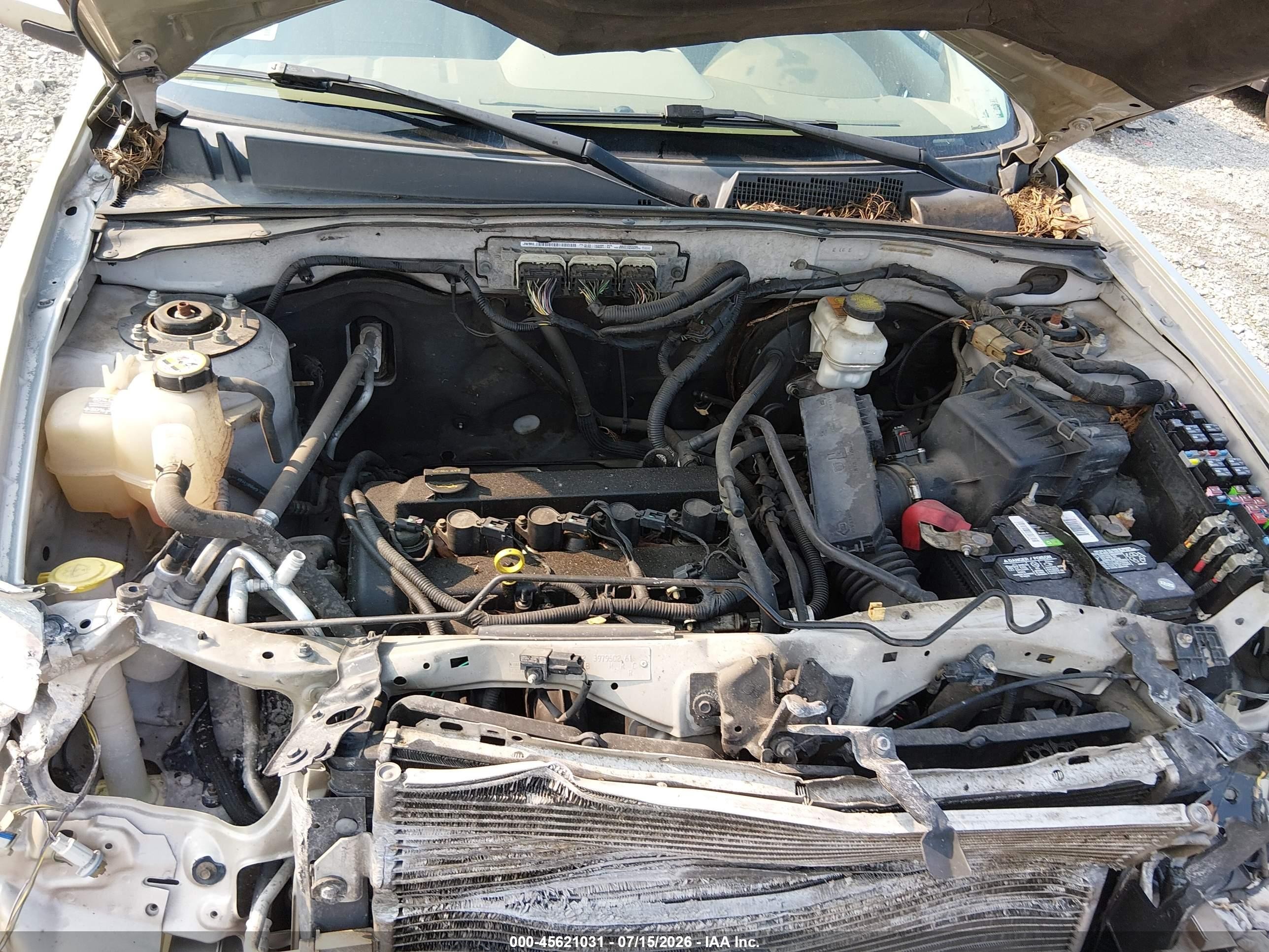 2012 Ford Escape Limited Золотой vin: 1FMCU0E75CKC37191