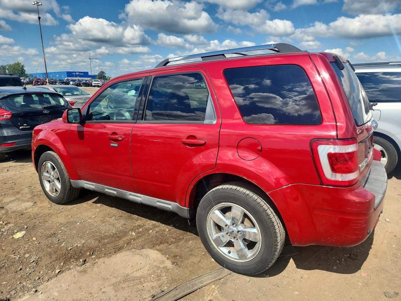 2010 Ford Escape Limited Red vin: 1FMCU0E77AKC95199