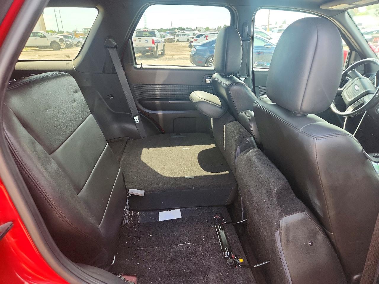 2010 Ford Escape Limited Red vin: 1FMCU0E77AKC95199