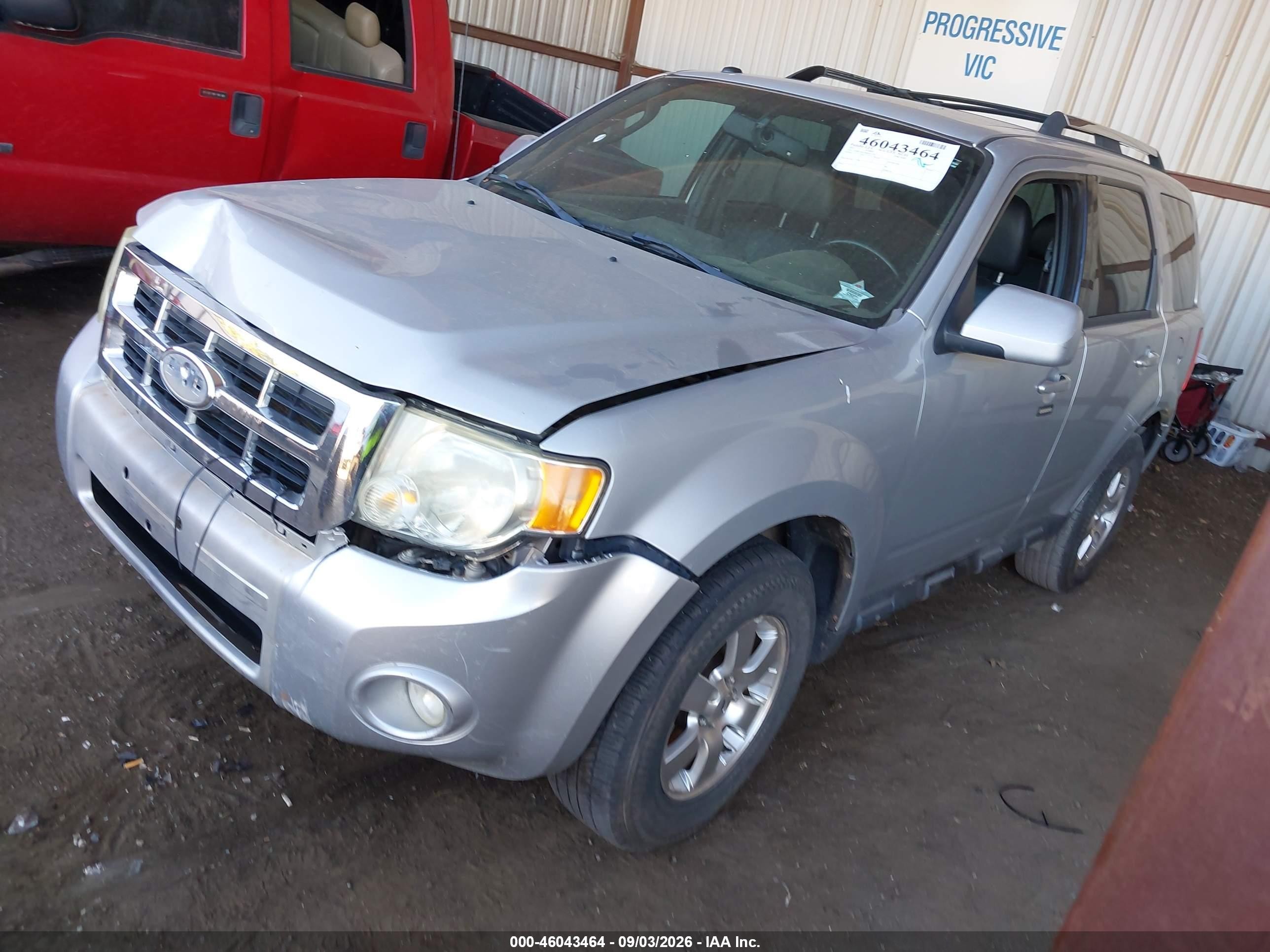 2011 Ford Escape Limited Серебряный vin: 1FMCU0E77BKB12773