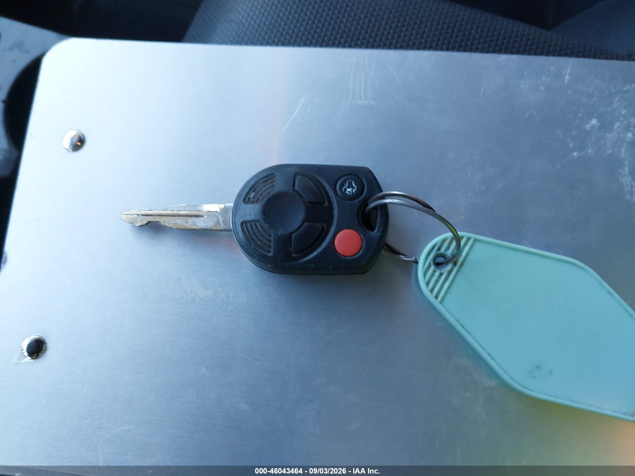 2011 Ford Escape Limited Серебряный vin: 1FMCU0E77BKB12773