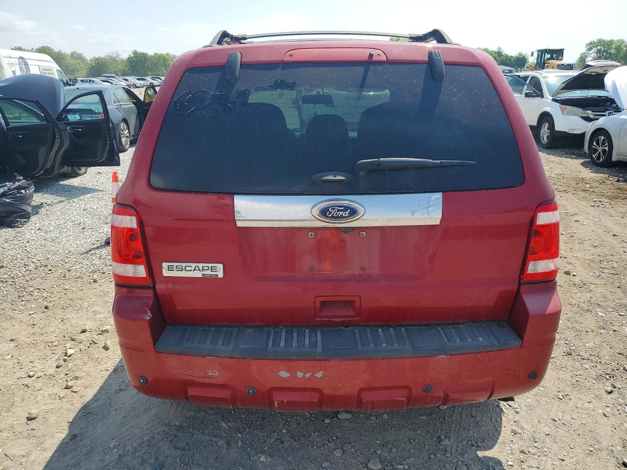 2011 Ford Escape Limited Red vin: 1FMCU0E77BKB32974