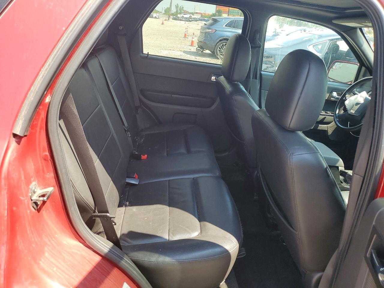 2011 Ford Escape Limited Red vin: 1FMCU0E77BKB32974