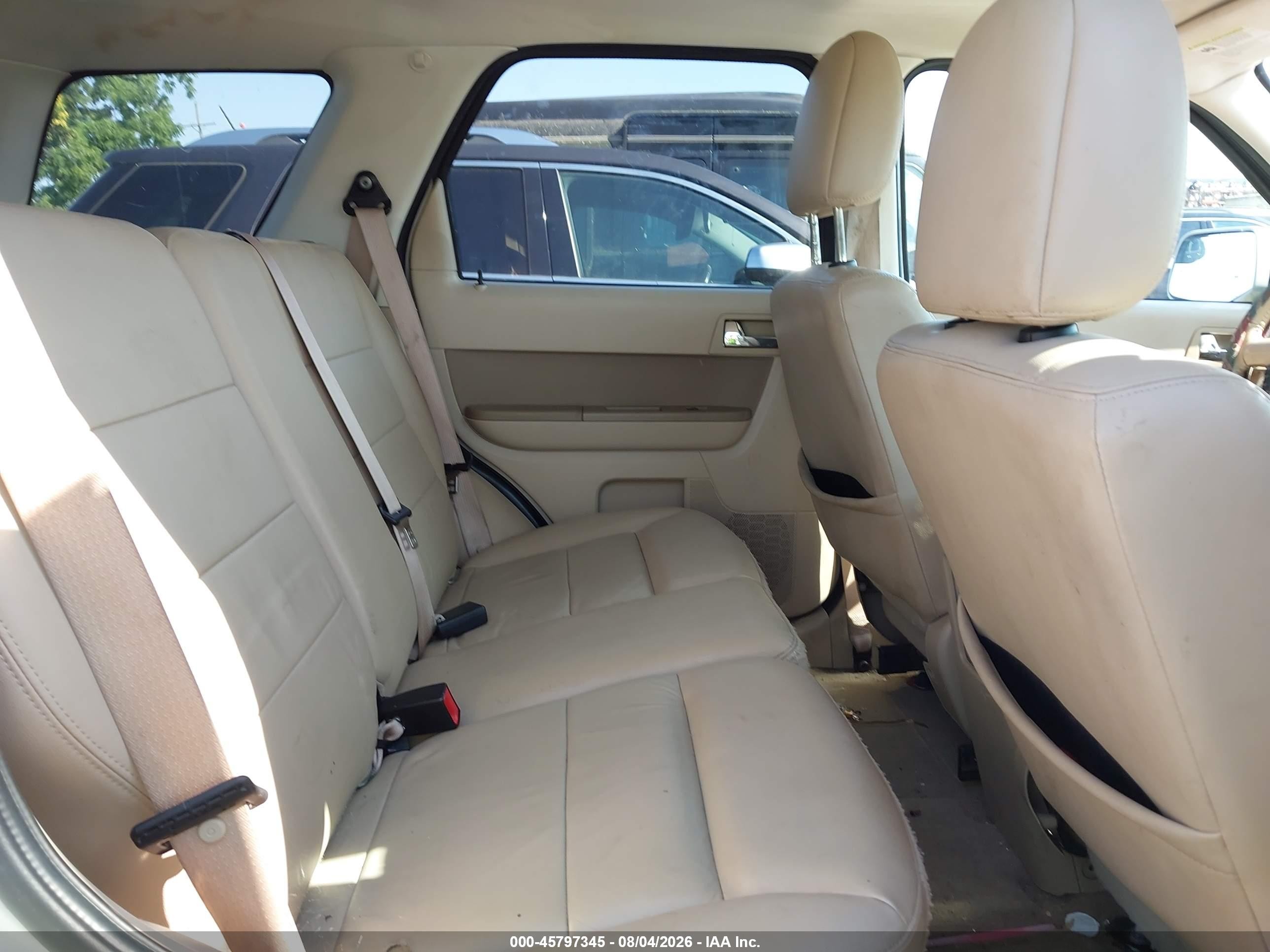 2010 Ford Escape Limited Кремовый vin: 1FMCU0E78AKC71770