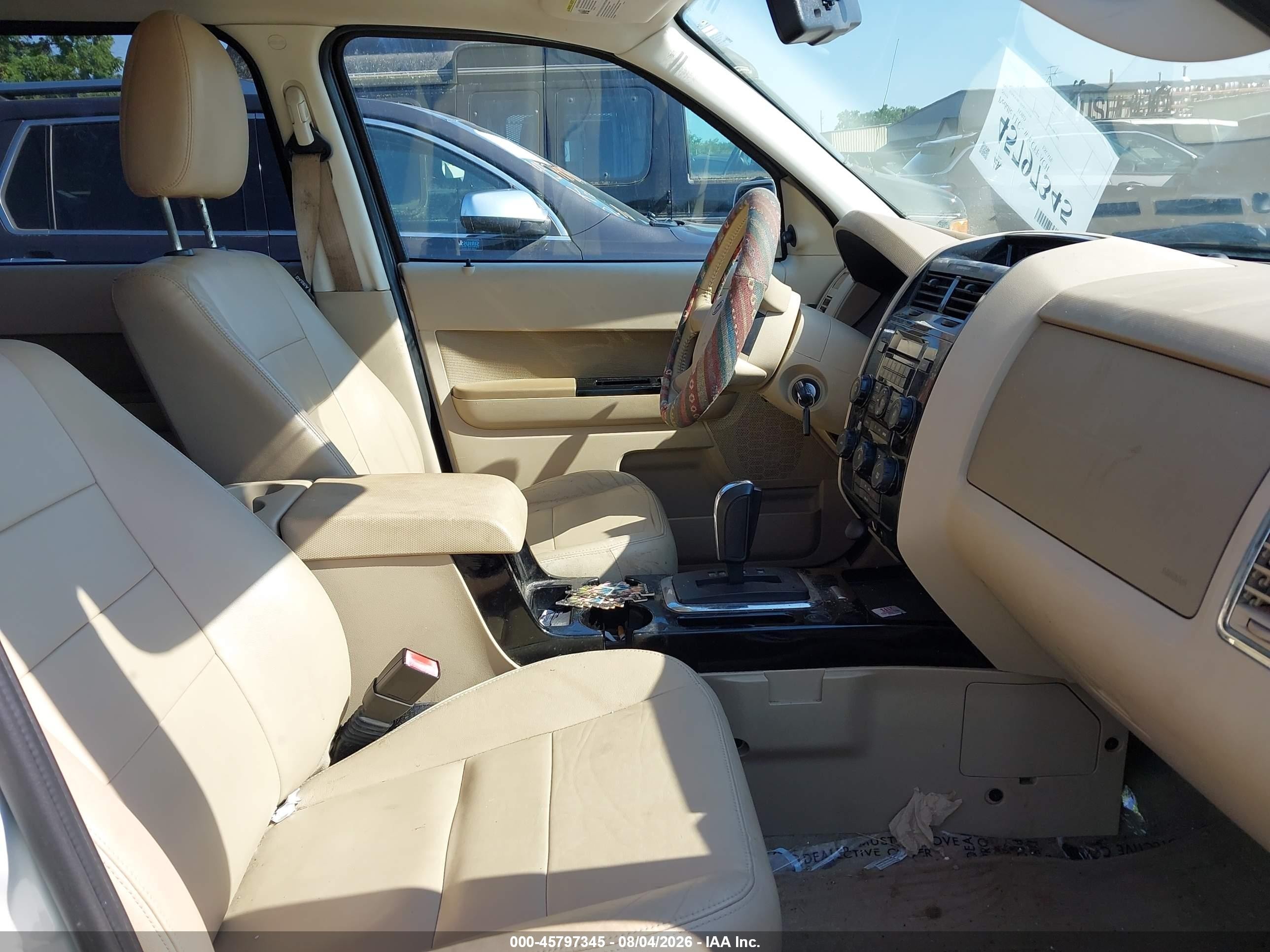 2010 Ford Escape Limited Кремовый vin: 1FMCU0E78AKC71770