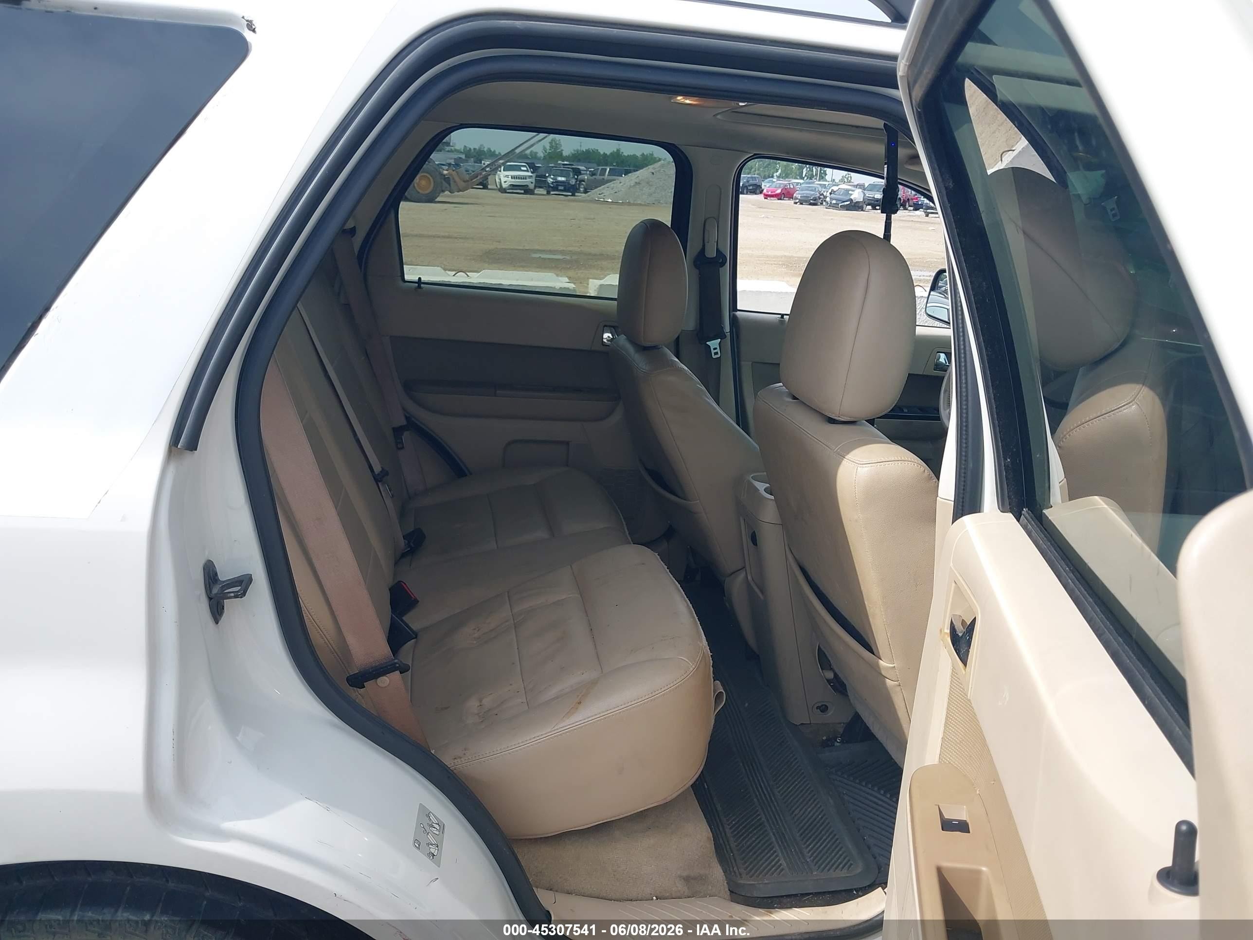 2011 Ford Escape Limited White vin: 1FMCU0E78BKA32298