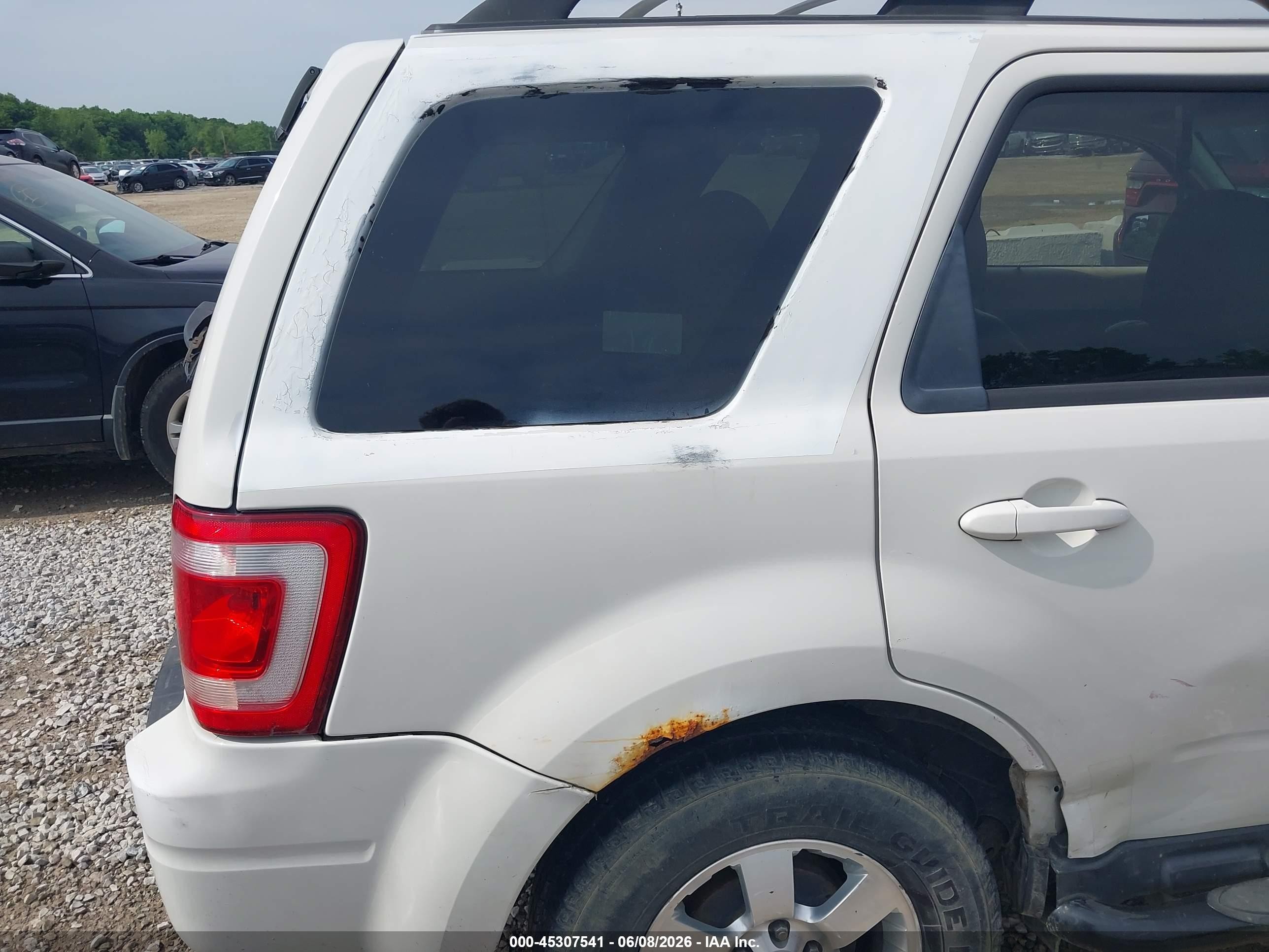2011 Ford Escape Limited White vin: 1FMCU0E78BKA32298