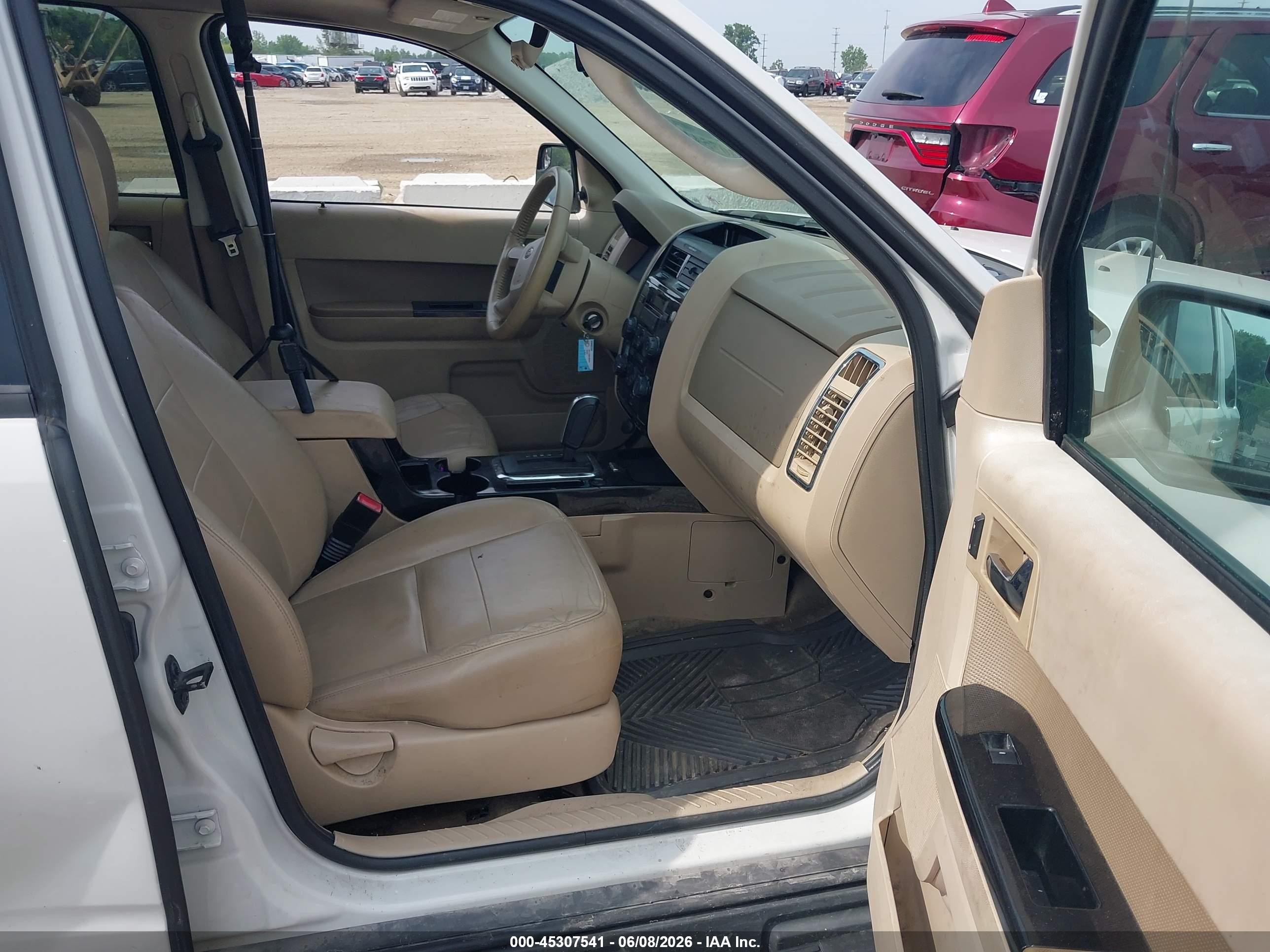 2011 Ford Escape Limited White vin: 1FMCU0E78BKA32298