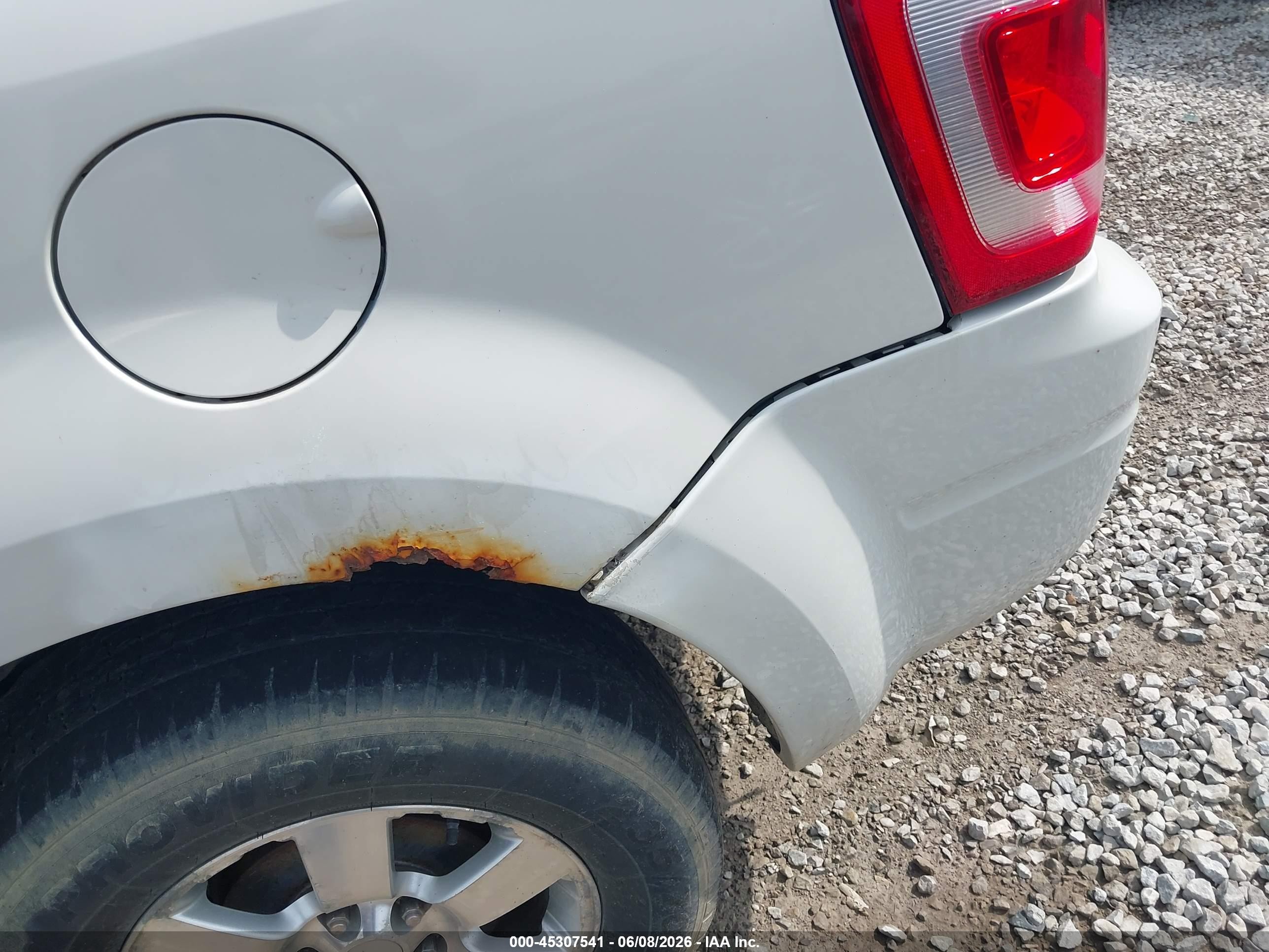 2011 Ford Escape Limited White vin: 1FMCU0E78BKA32298