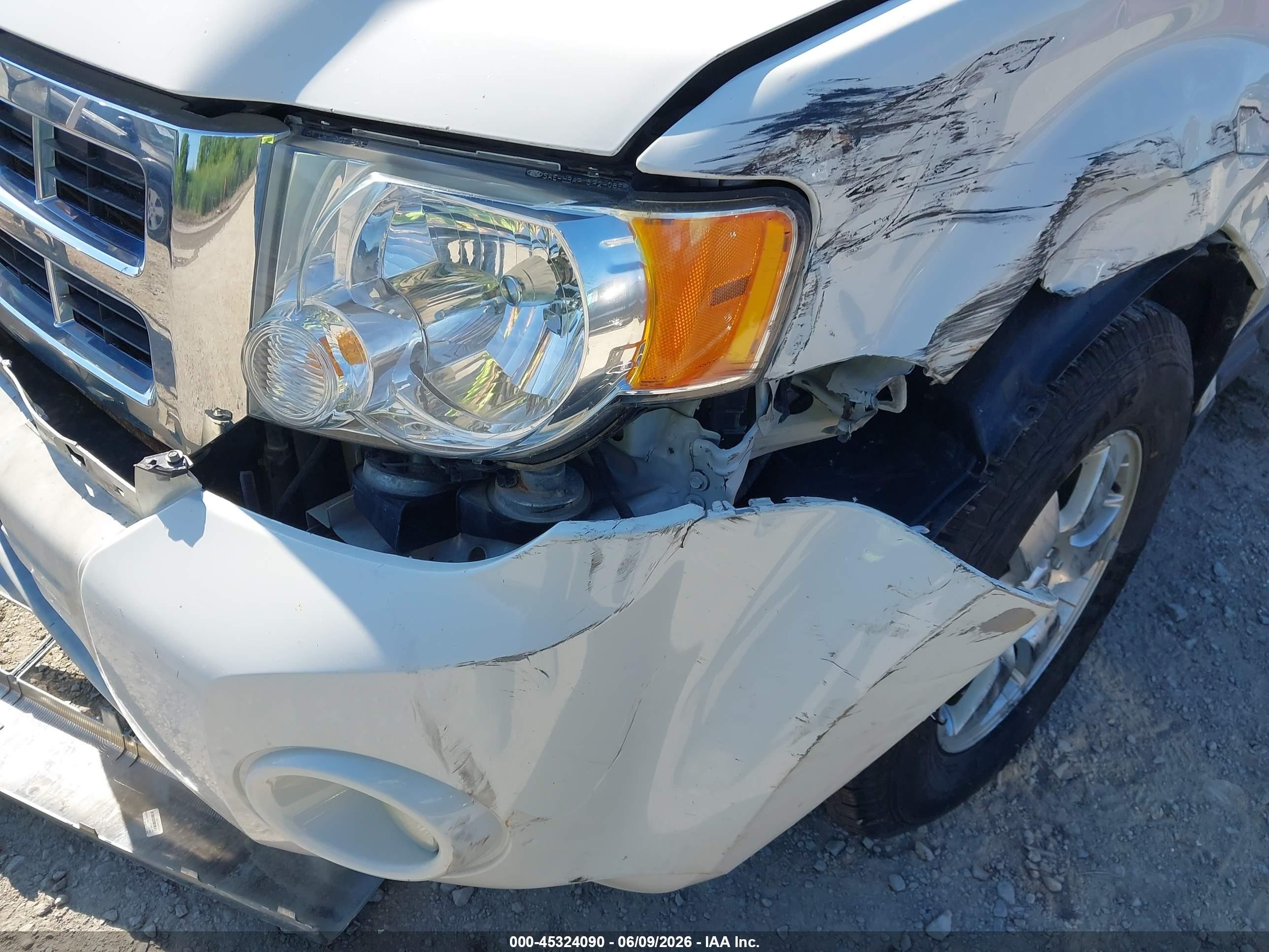 2012 Ford Escape Limited White vin: 1FMCU0E78CKC16027