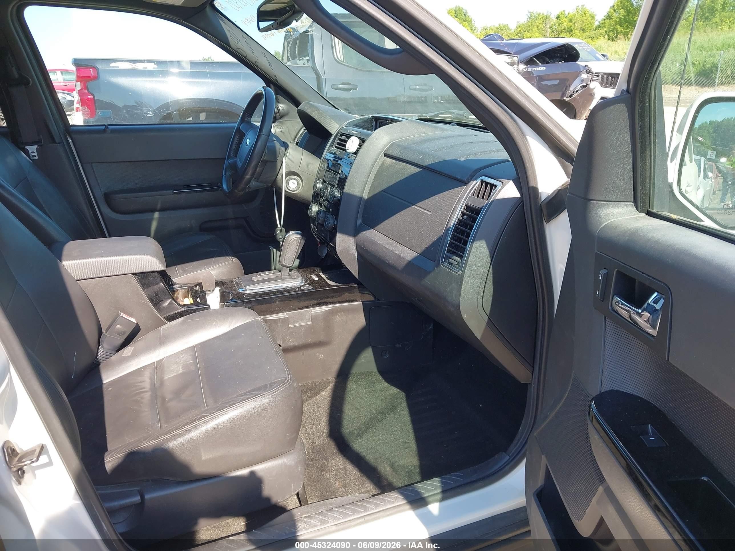 2012 Ford Escape Limited White vin: 1FMCU0E78CKC16027