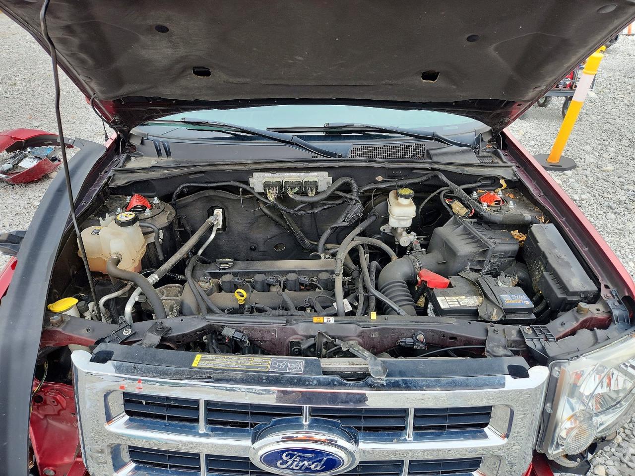2012 Ford Escape Limited Red vin: 1FMCU0E78CKC28808