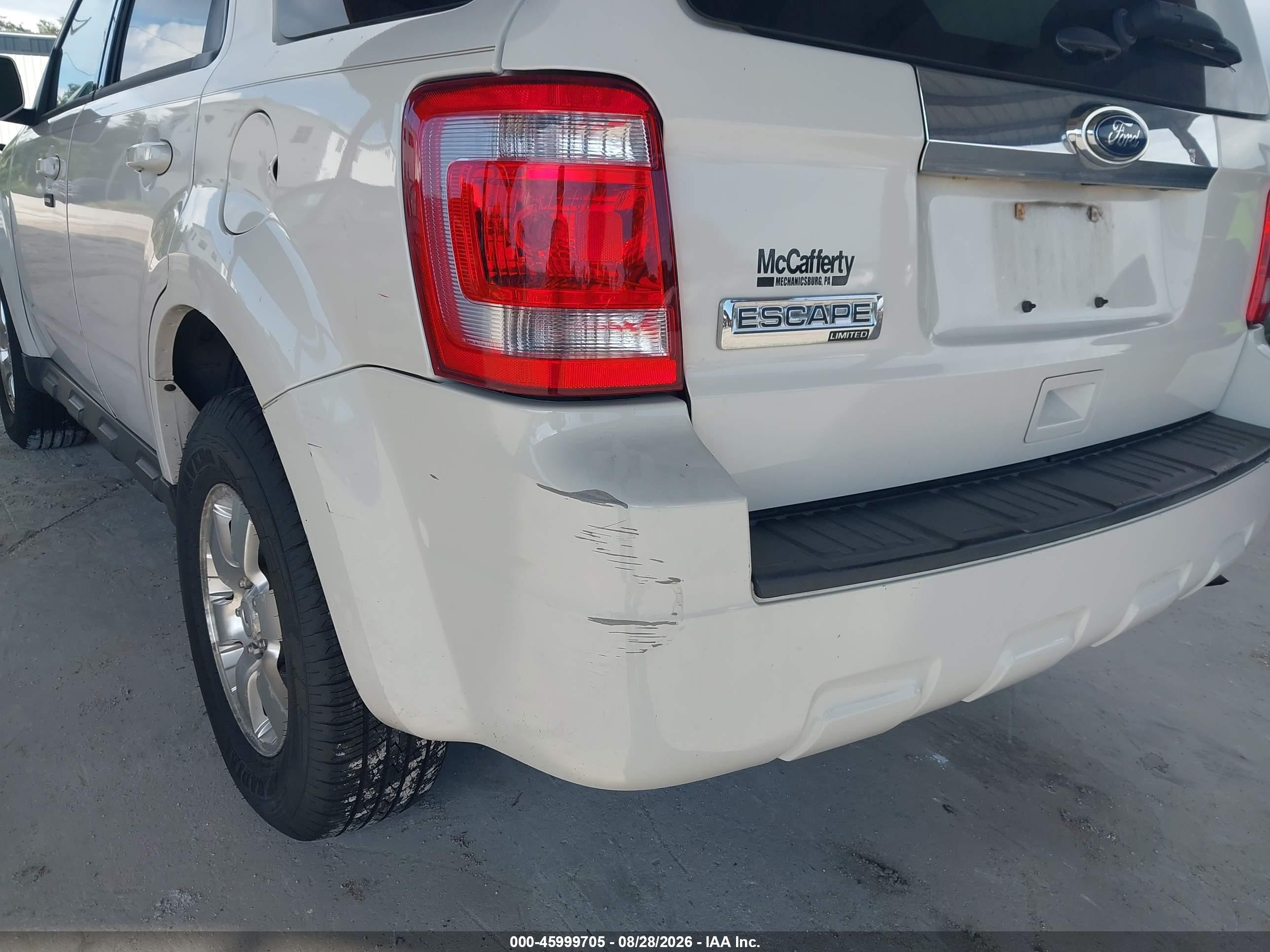 2012 Ford Escape Limited White vin: 1FMCU0E79CKB00545