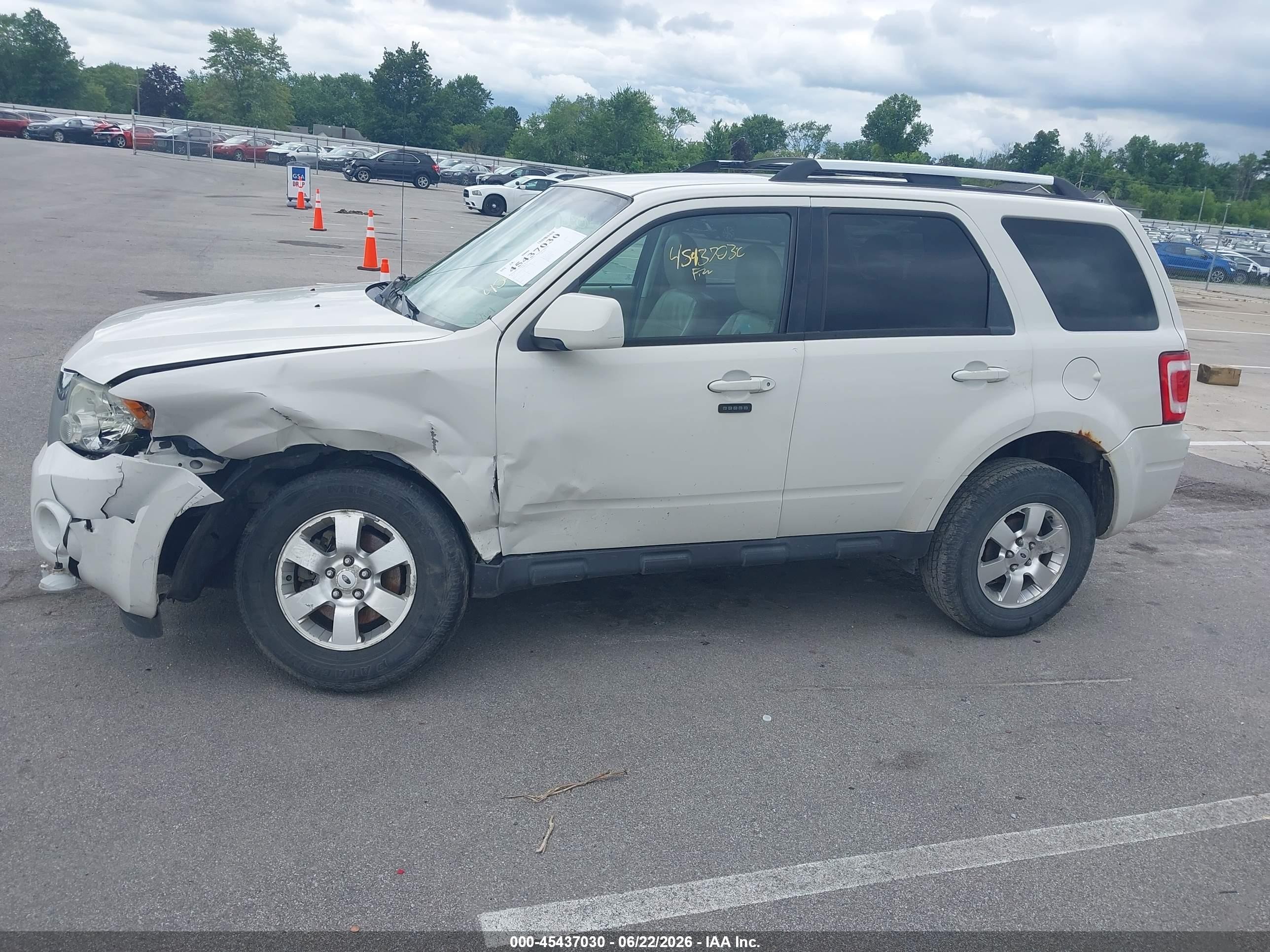 2012 Ford Escape Limited White vin: 1FMCU0E7XCKB06581