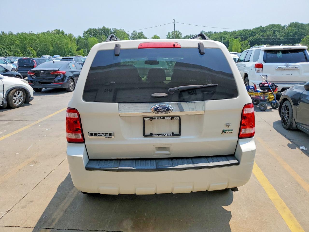 2011 Ford Escape Limited White vin: 1FMCU0EG0BKB83197