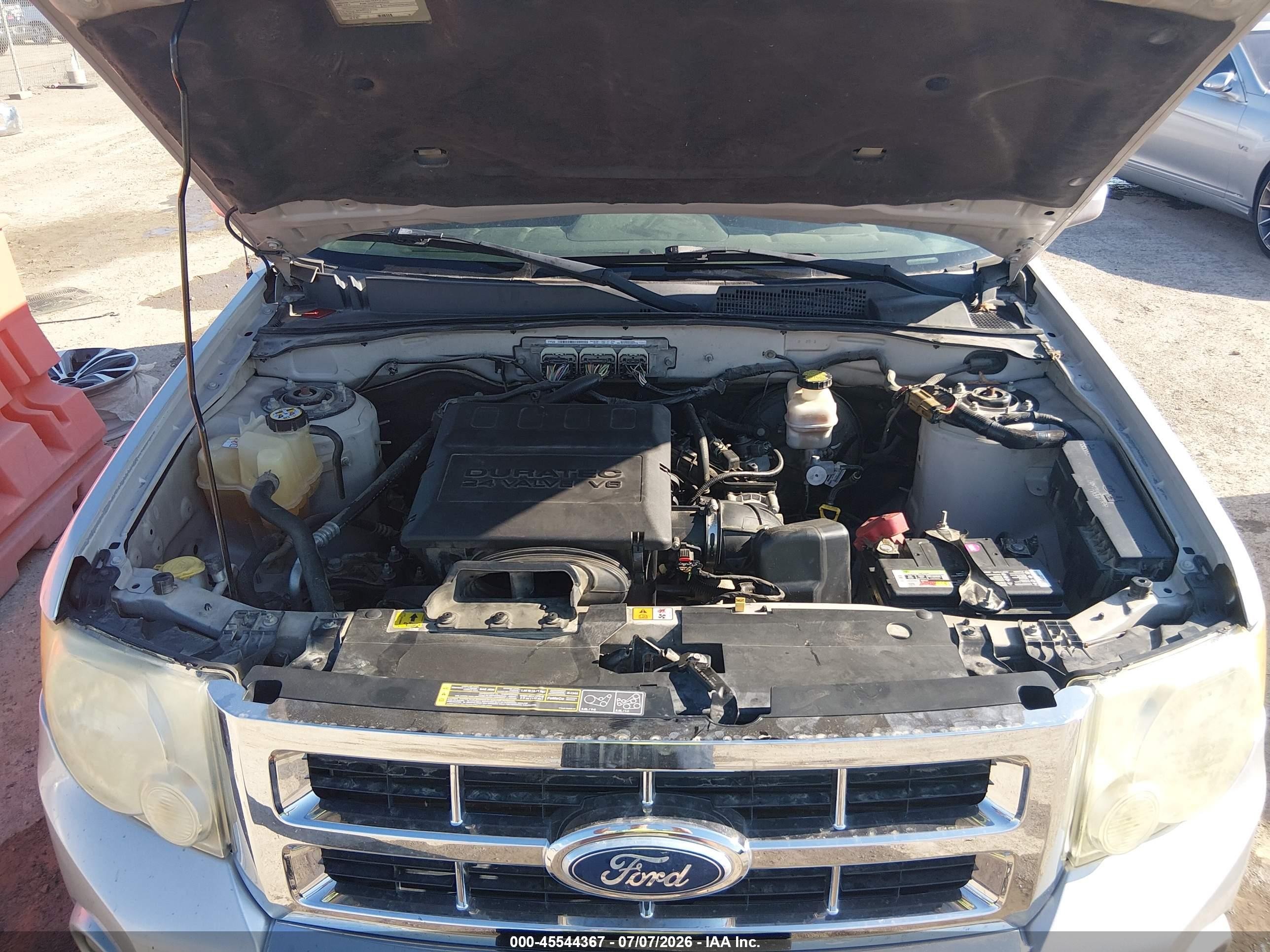 2011 Ford Escape Limited Серебряный vin: 1FMCU0EG1BKA56149