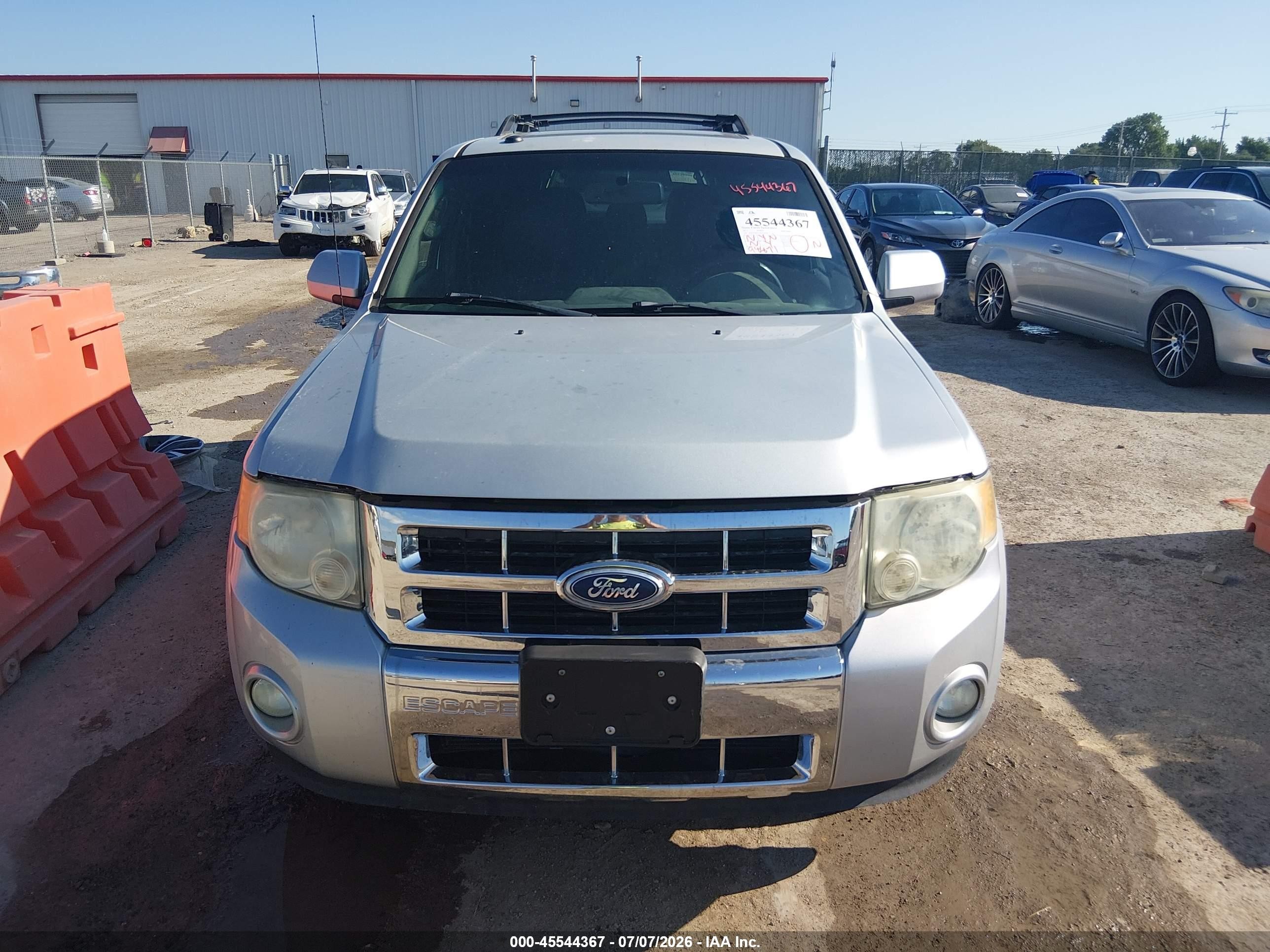 2011 Ford Escape Limited Серебряный vin: 1FMCU0EG1BKA56149
